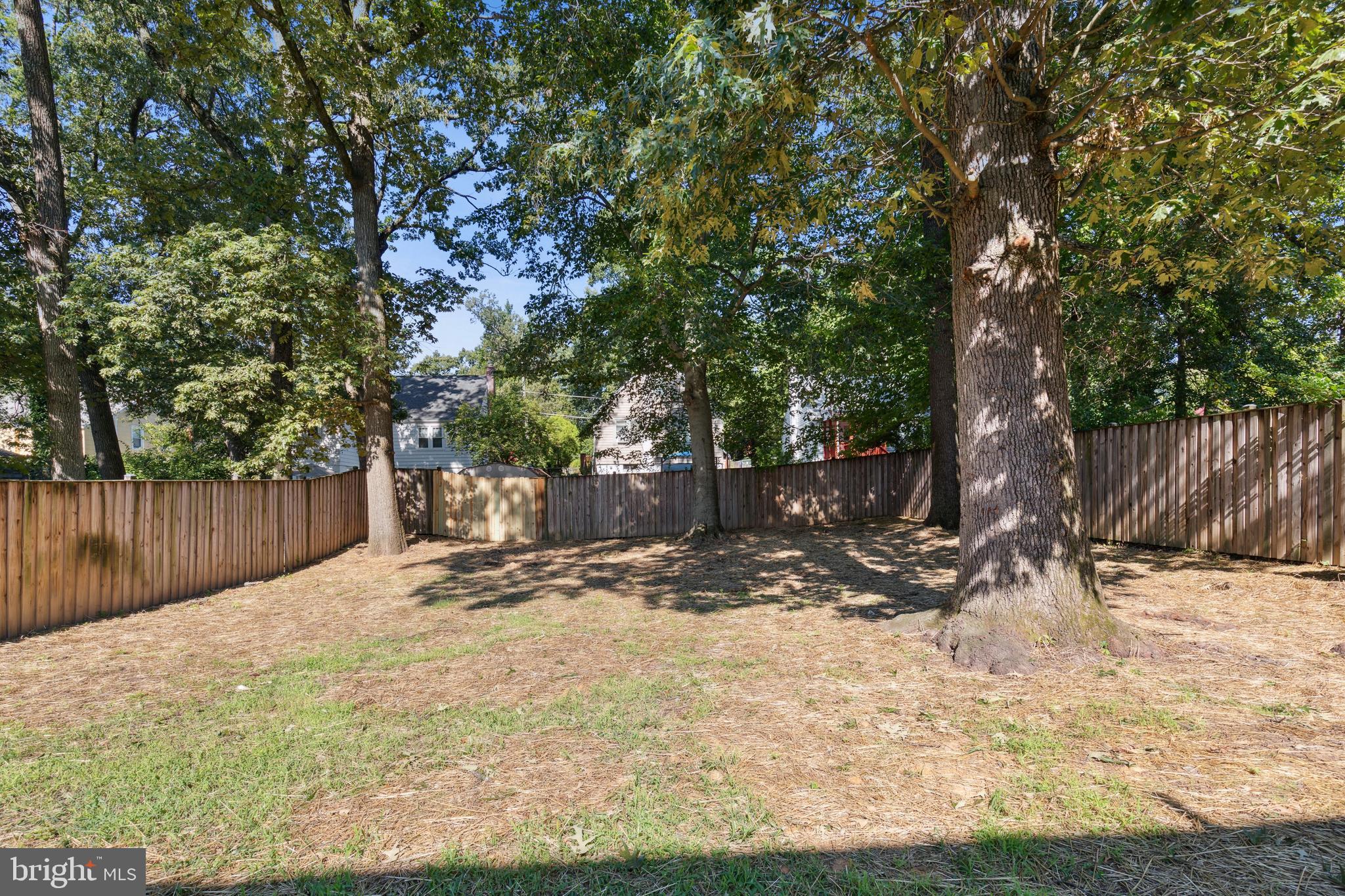 HOLLYWOOD ON THE HILL - Residential