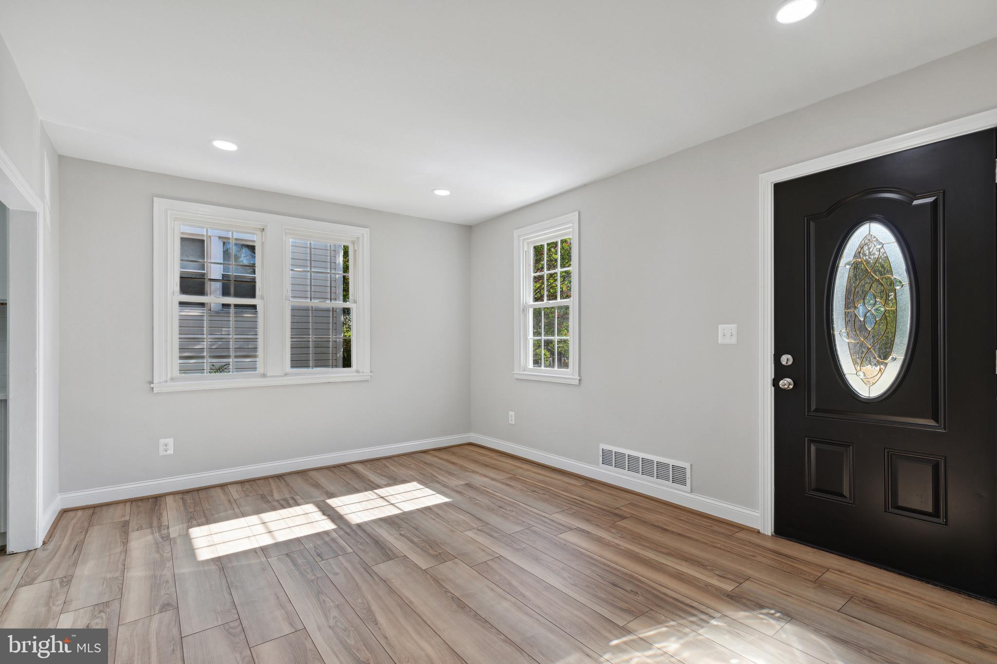 HOLLYWOOD ON THE HILL - Residential