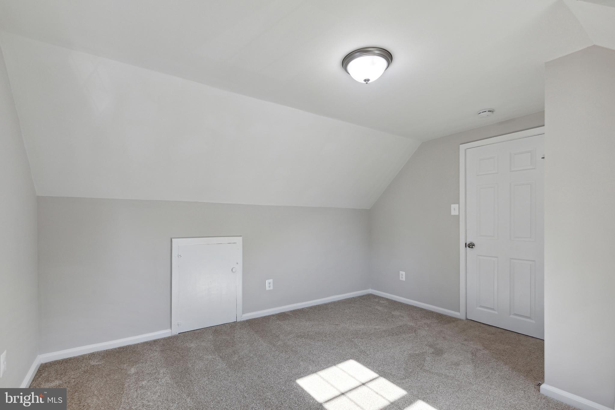 HOLLYWOOD ON THE HILL - Residential