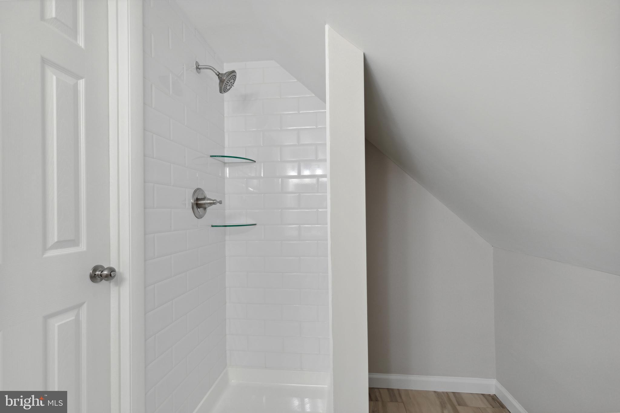 HOLLYWOOD ON THE HILL - Residential