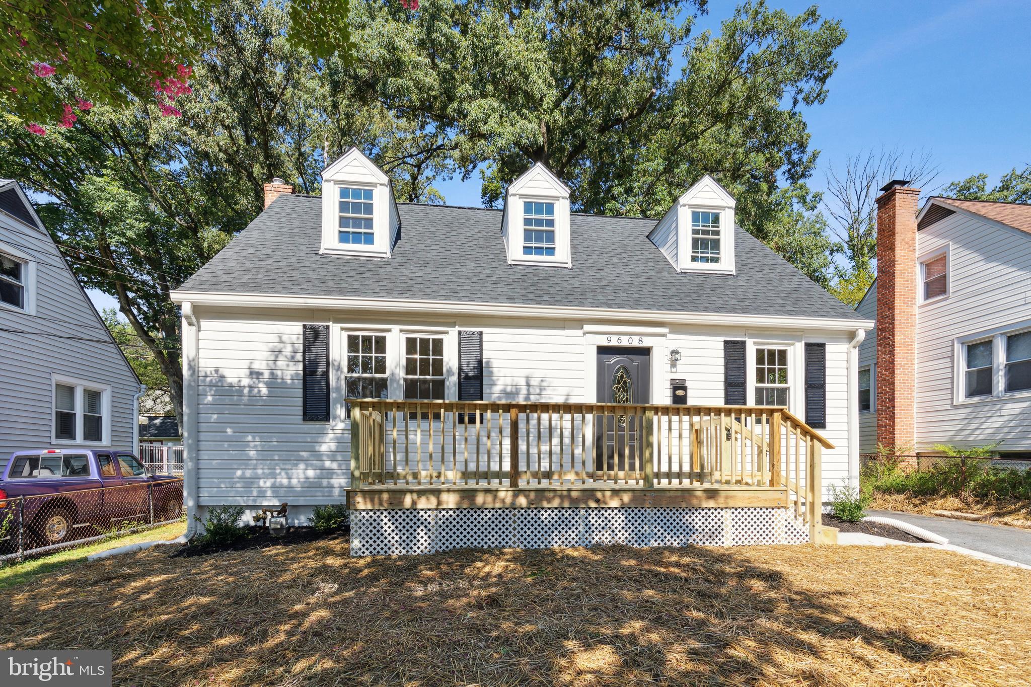 HOLLYWOOD ON THE HILL - Residential