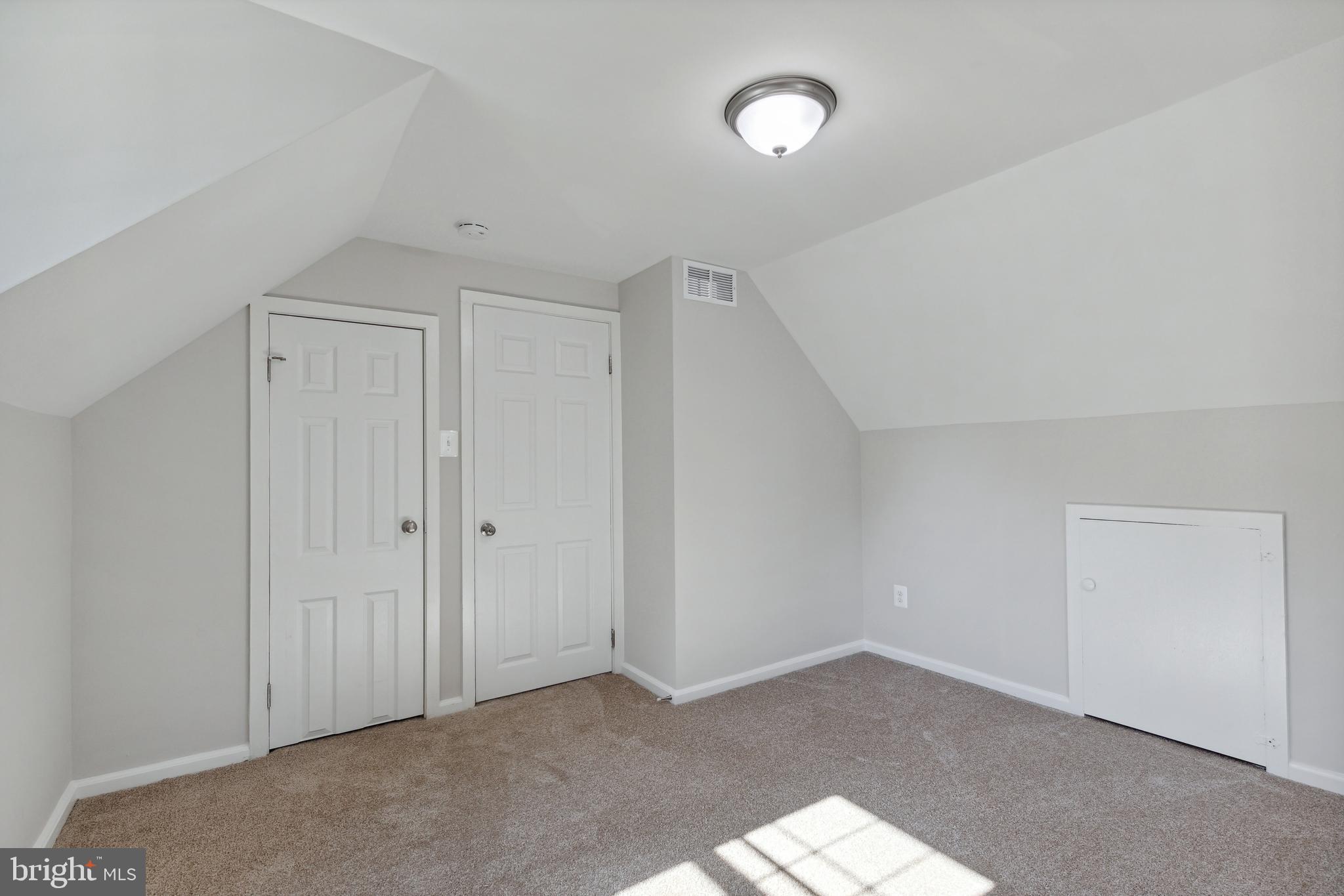 HOLLYWOOD ON THE HILL - Residential