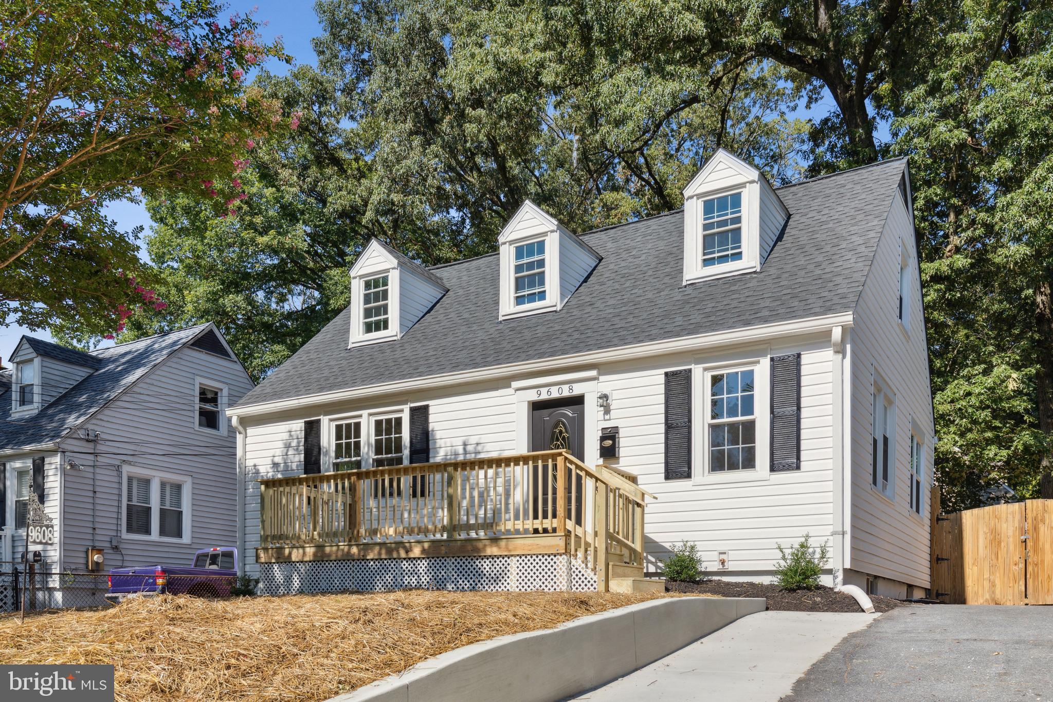 HOLLYWOOD ON THE HILL - Residential