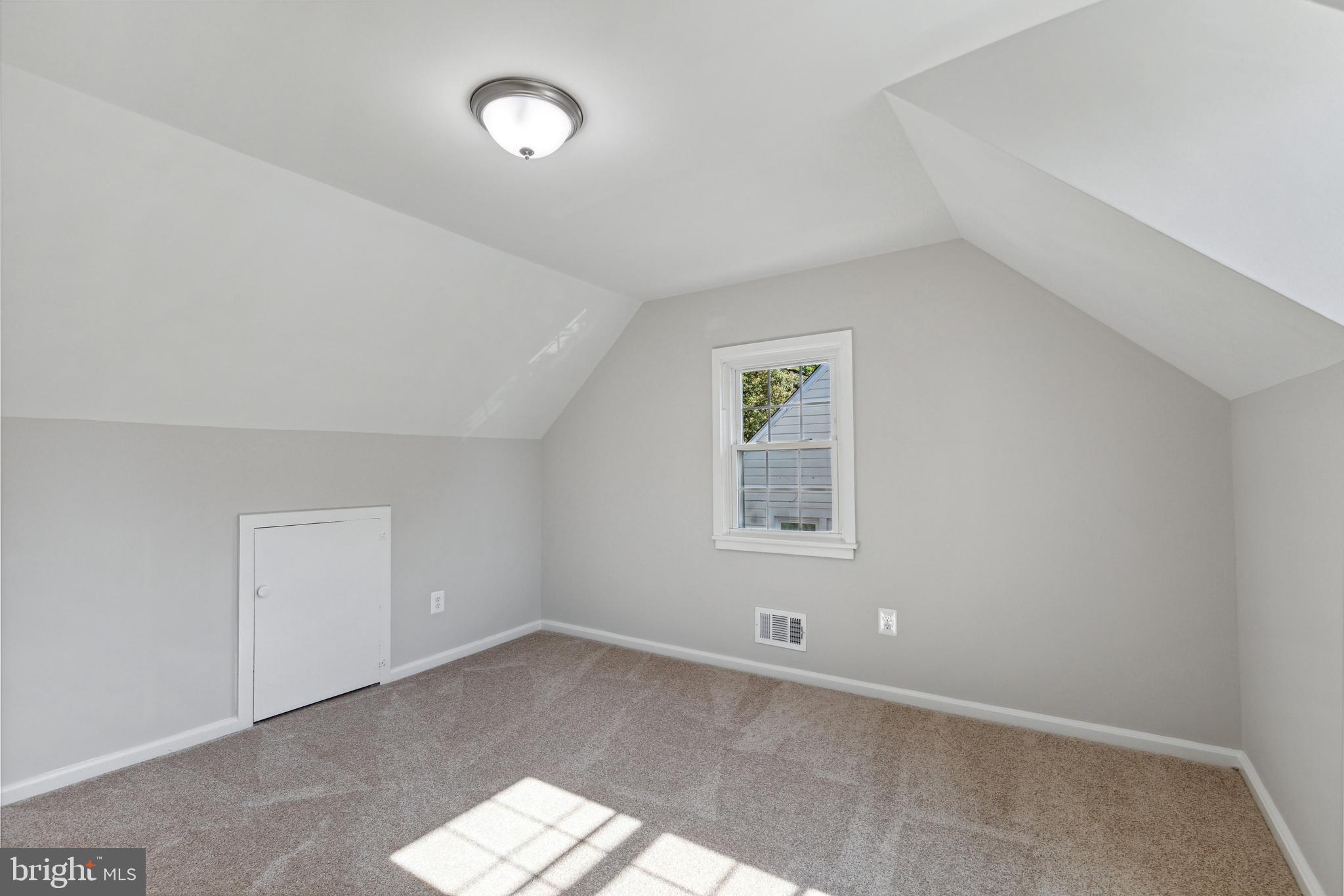 HOLLYWOOD ON THE HILL - Residential