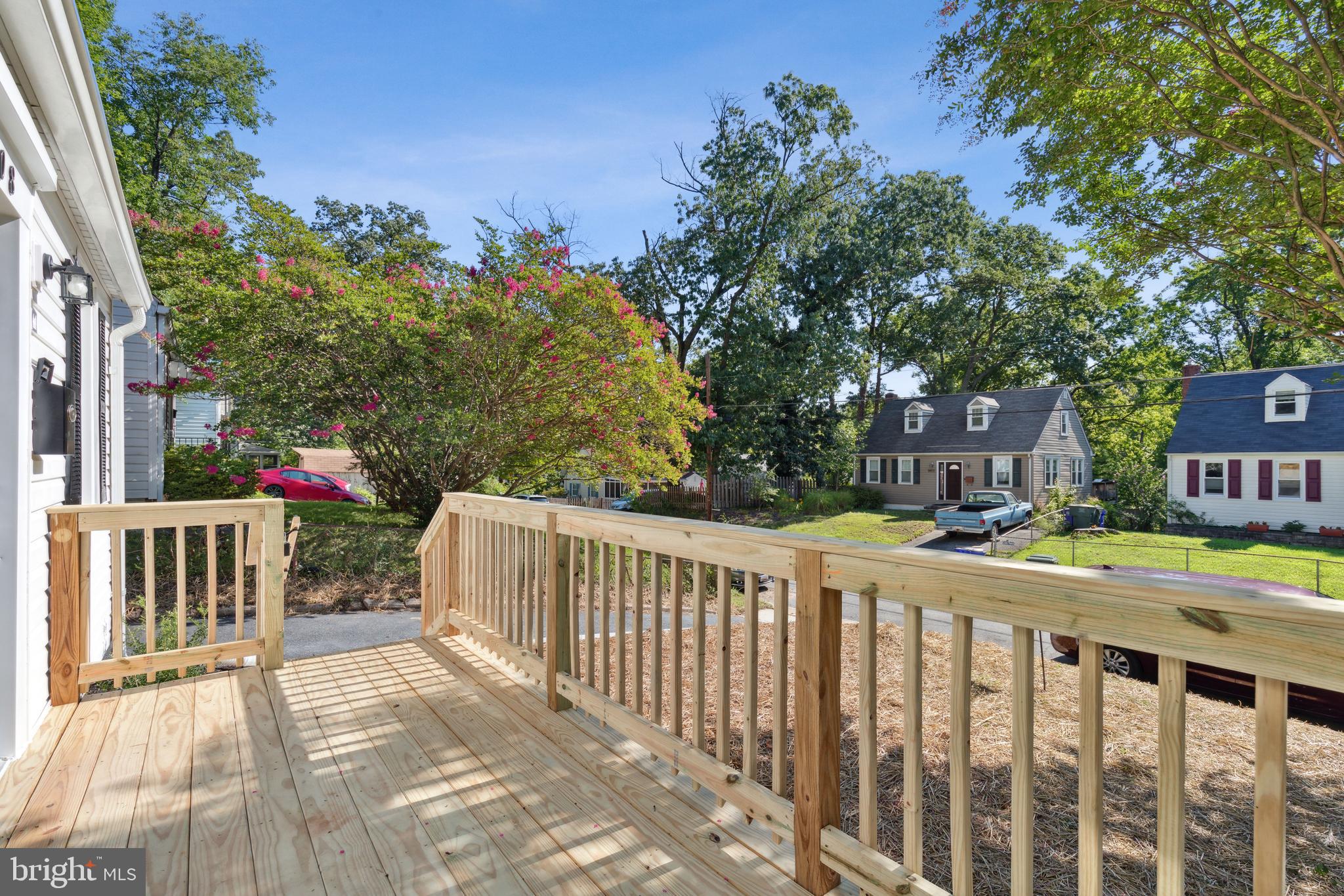 HOLLYWOOD ON THE HILL - Residential