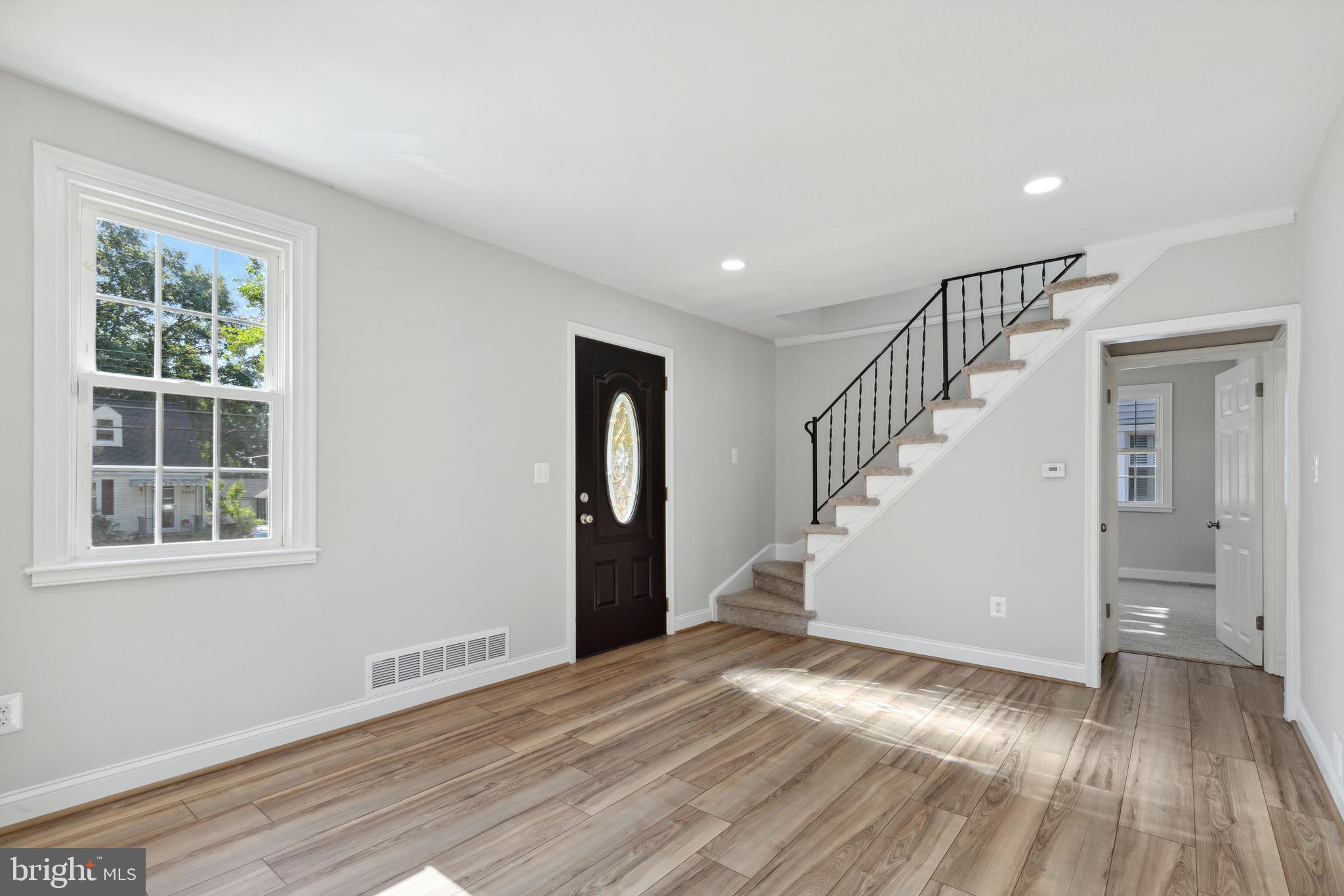 HOLLYWOOD ON THE HILL - Residential