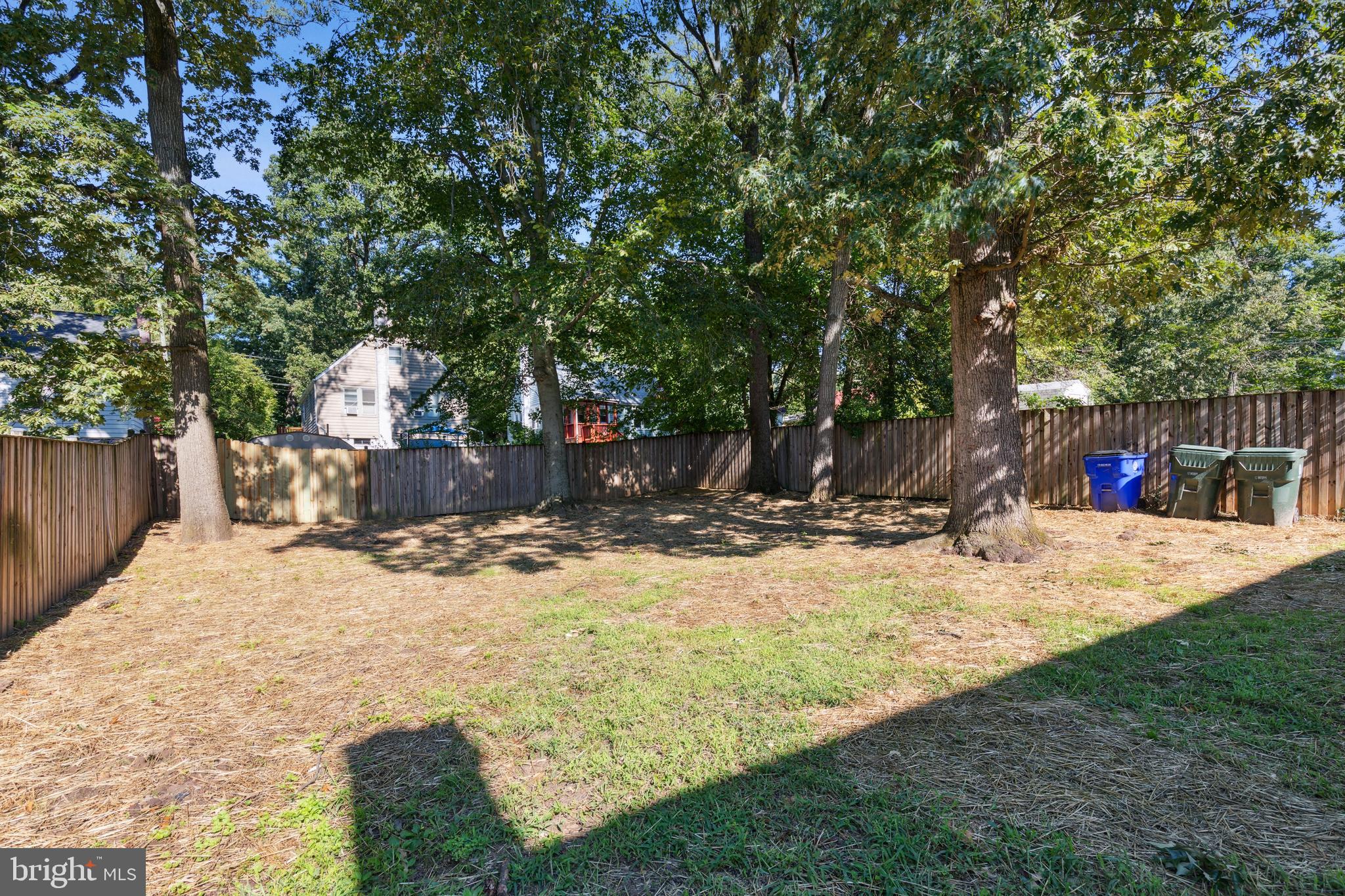 HOLLYWOOD ON THE HILL - Residential