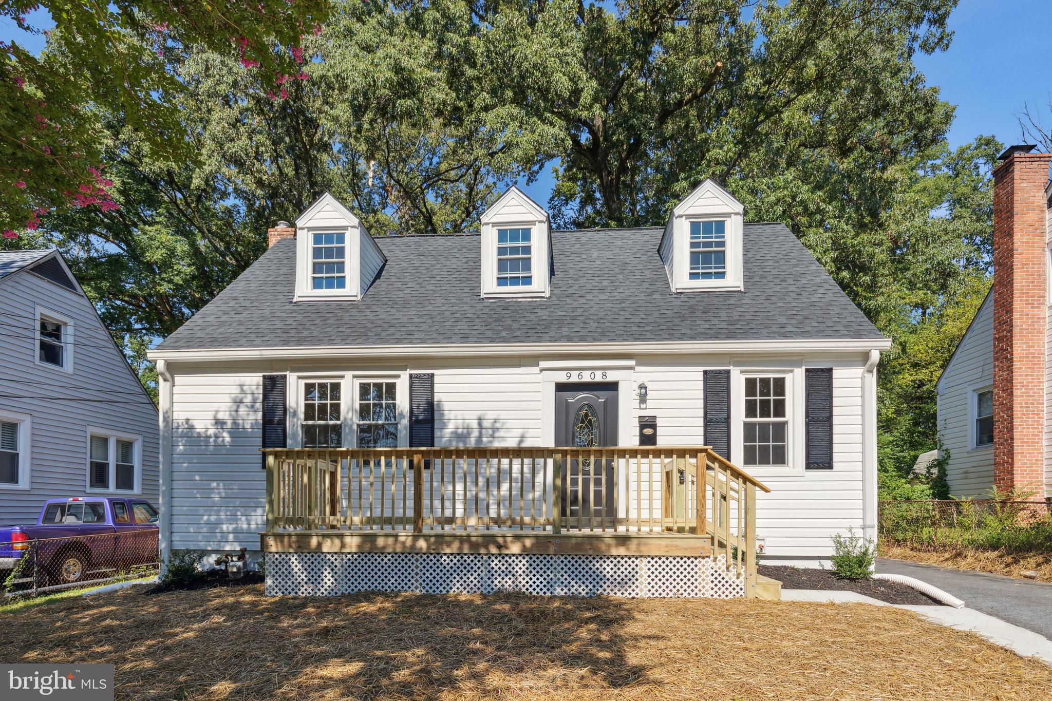 HOLLYWOOD ON THE HILL - Residential