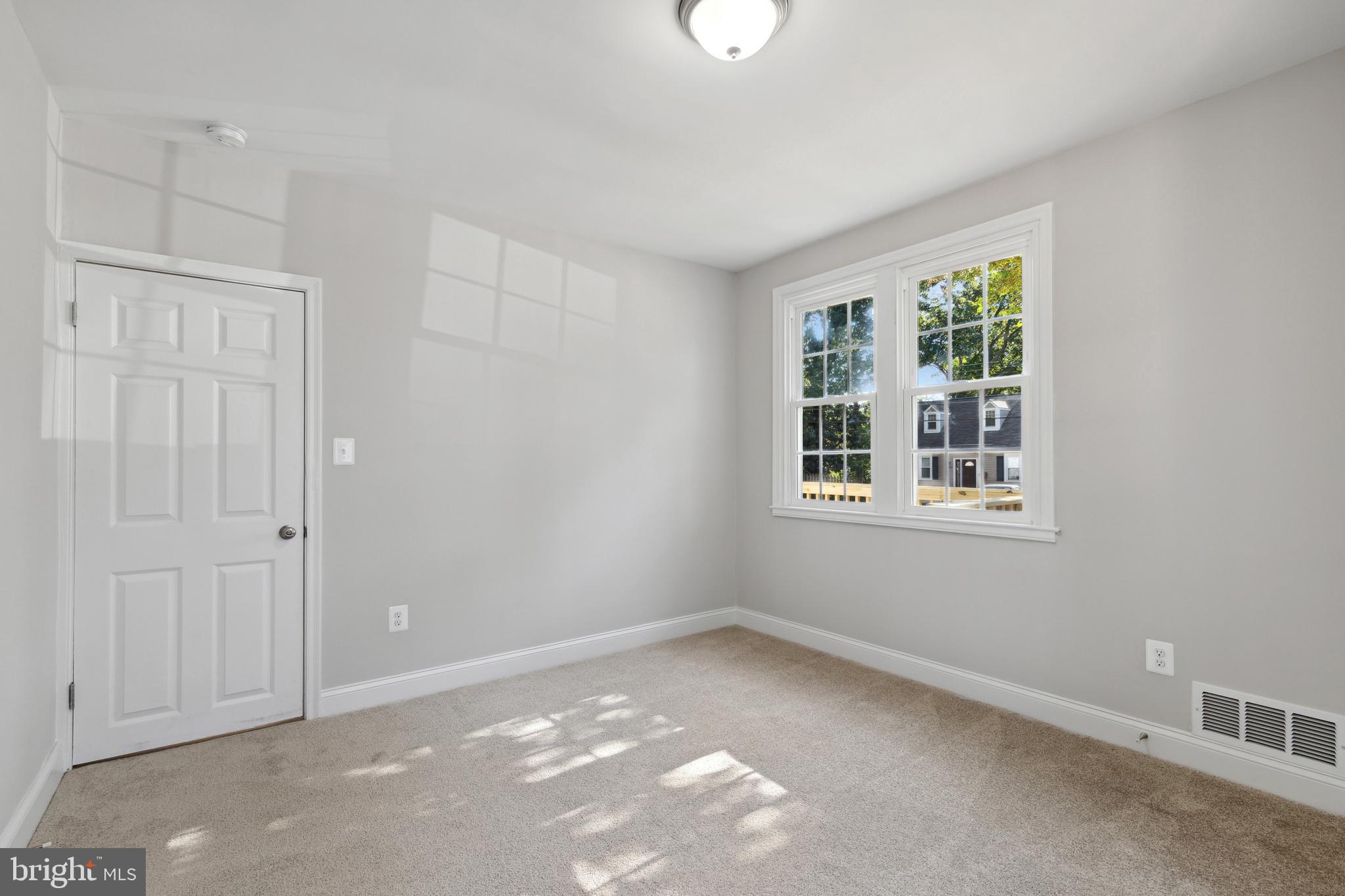 HOLLYWOOD ON THE HILL - Residential