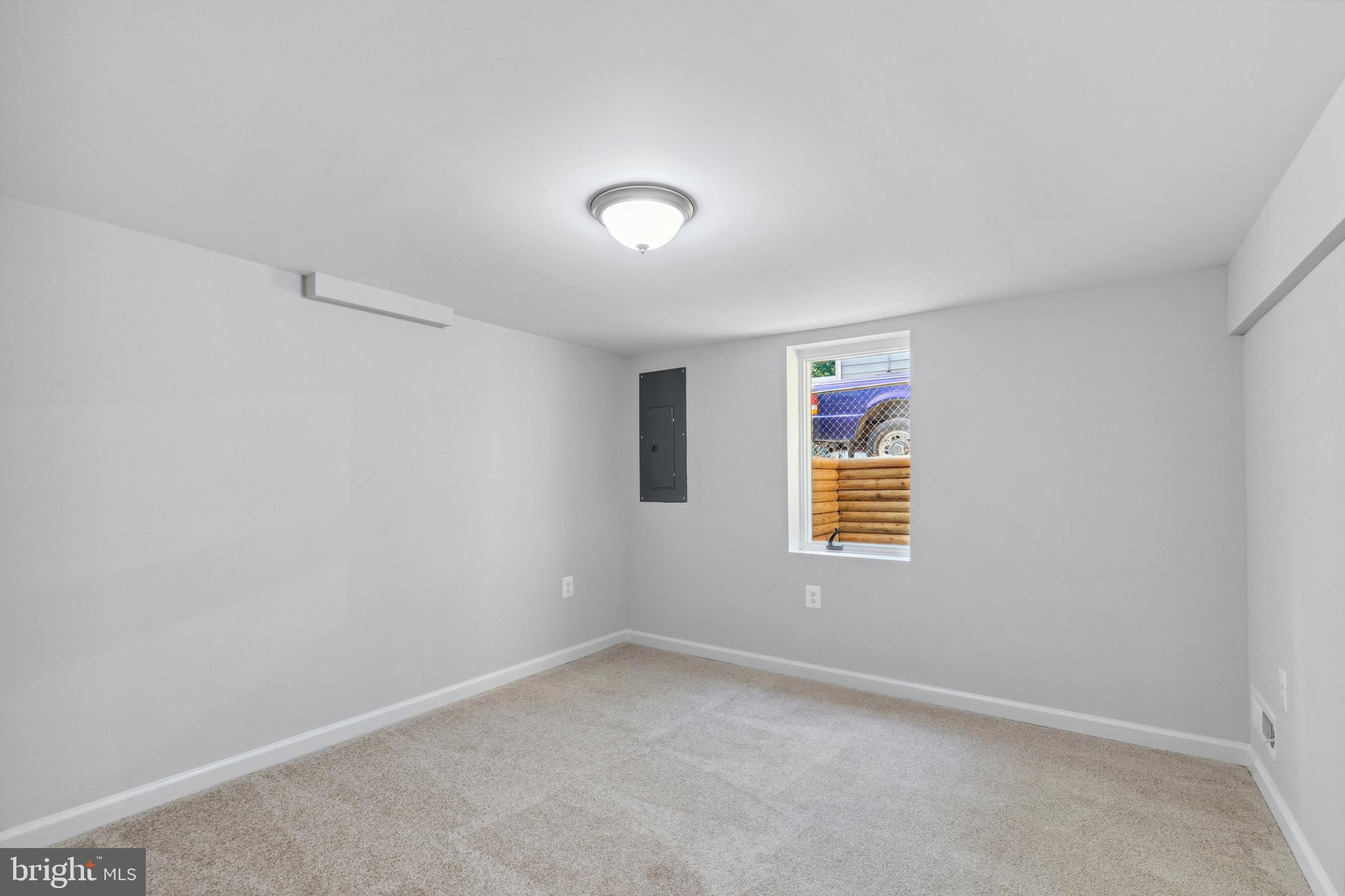 HOLLYWOOD ON THE HILL - Residential