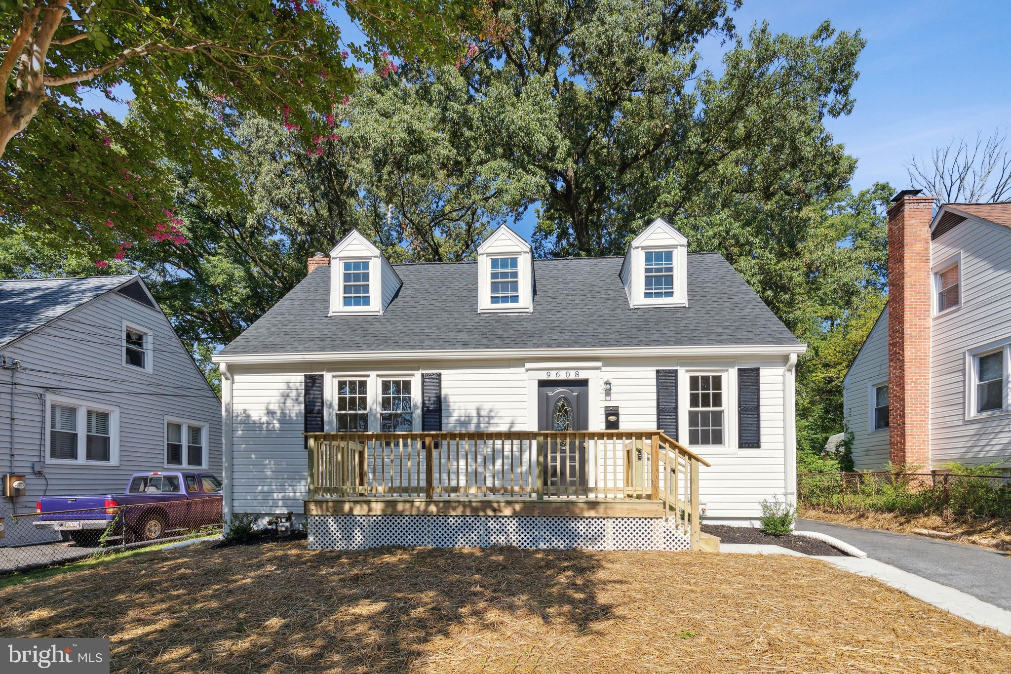 HOLLYWOOD ON THE HILL - Residential