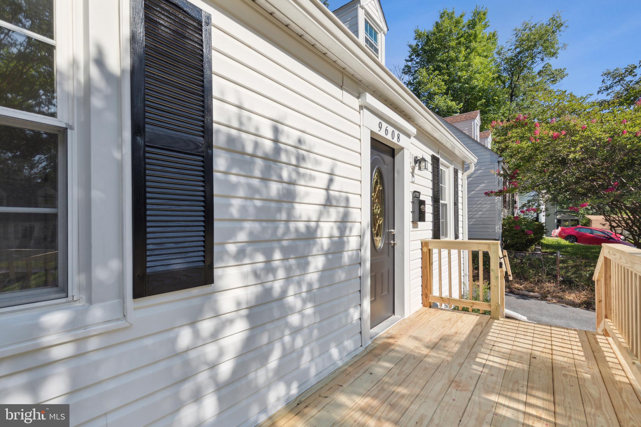 HOLLYWOOD ON THE HILL - Residential