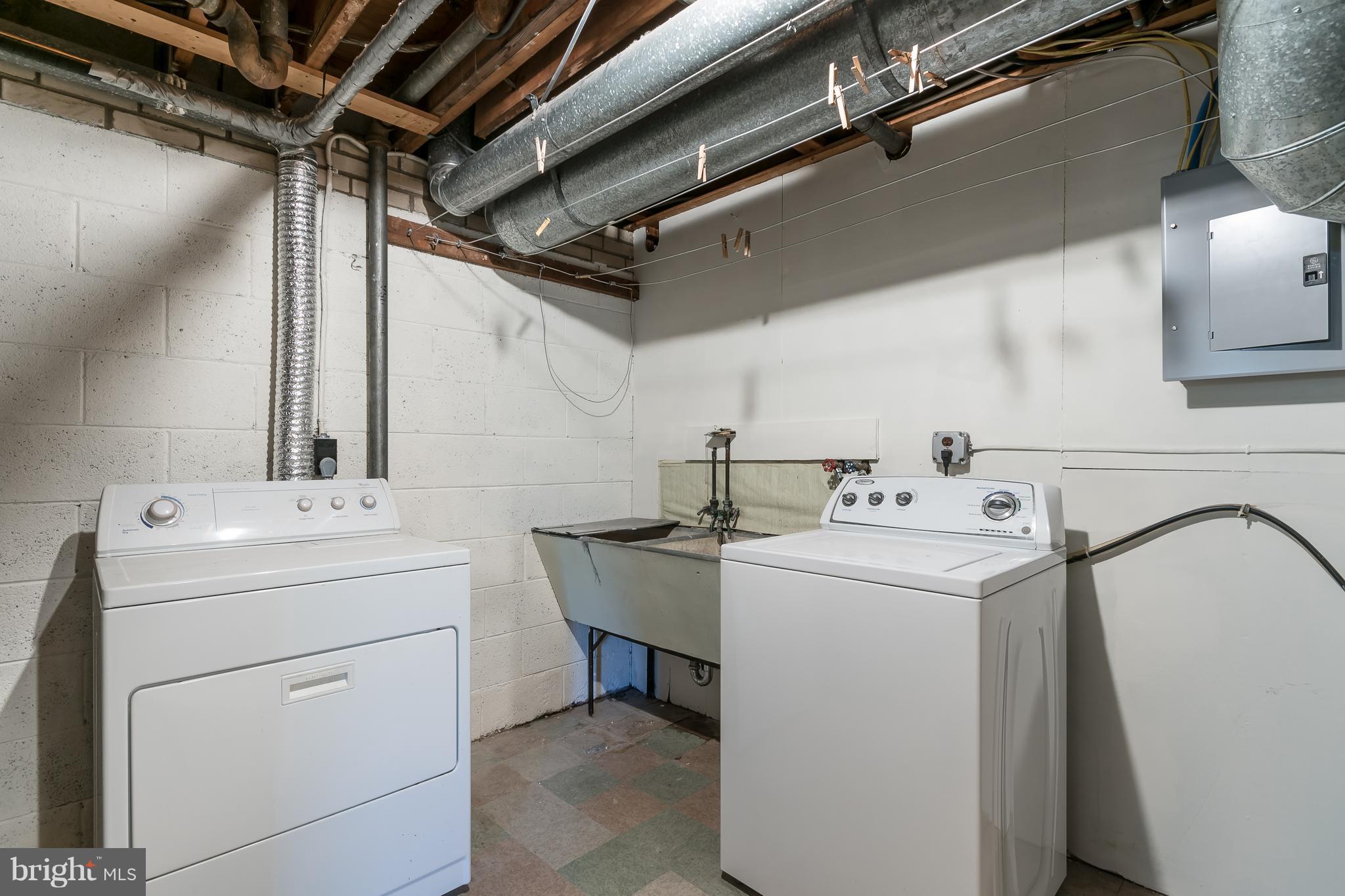 VILLAMAY - Residential Lease