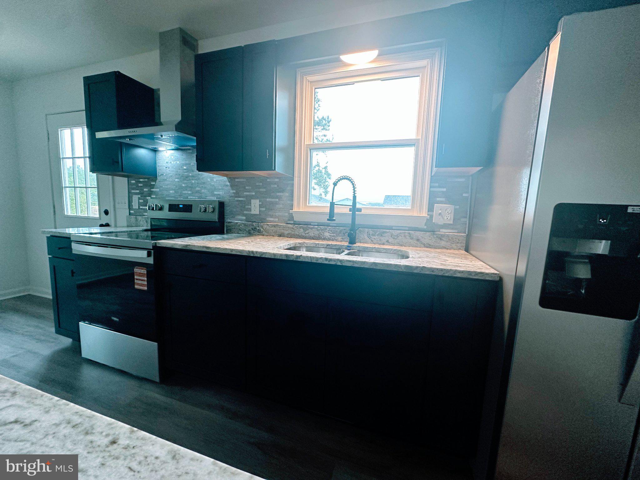 LAKESHORES - Residential