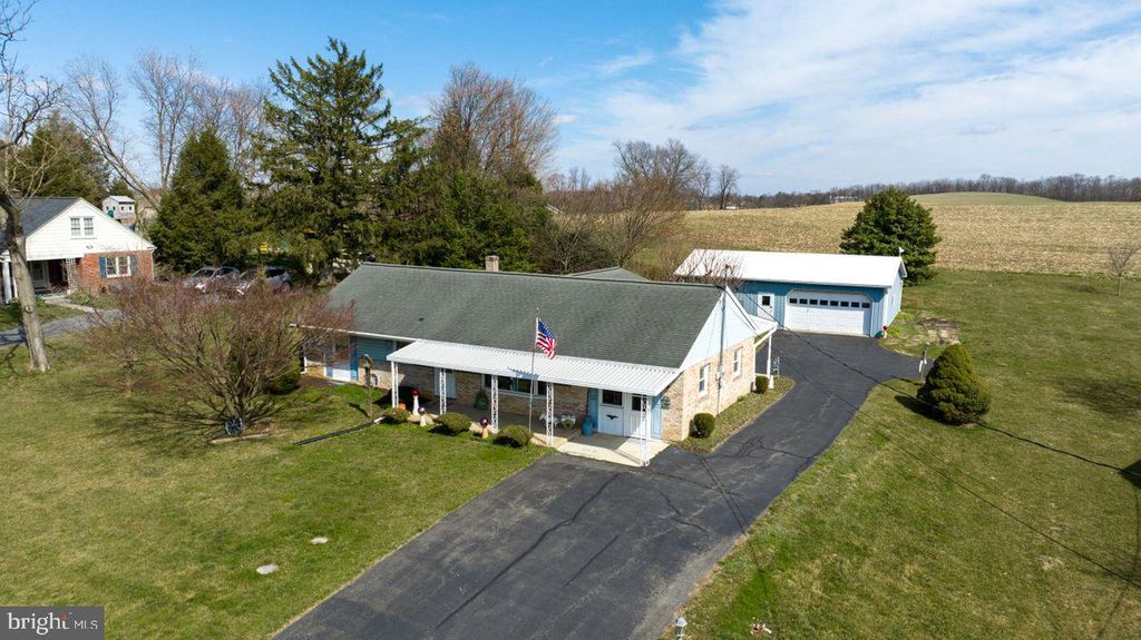 Photo of 1721 HANS HERR DR, WILLOW STREET, PA 17584 (MLS # PALA2032598)