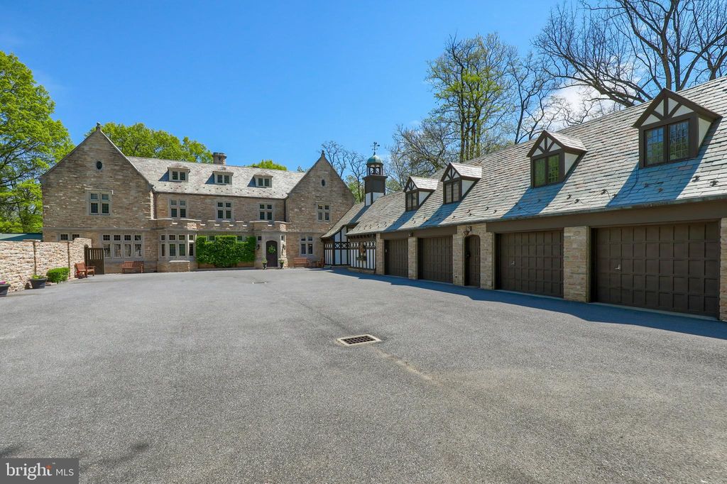 Photo of 80 School House Road, LANCASTER, PA 17603 (MLS # PALA2082598)