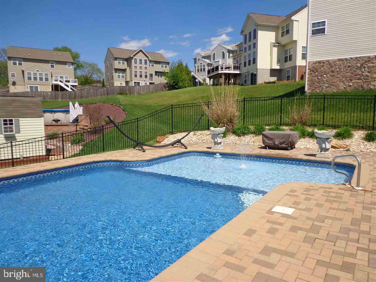 SOUTHERN HEIGHTS - Residential