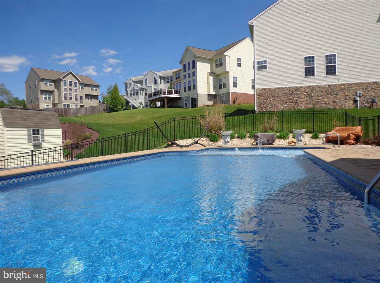 SOUTHERN HEIGHTS - Residential