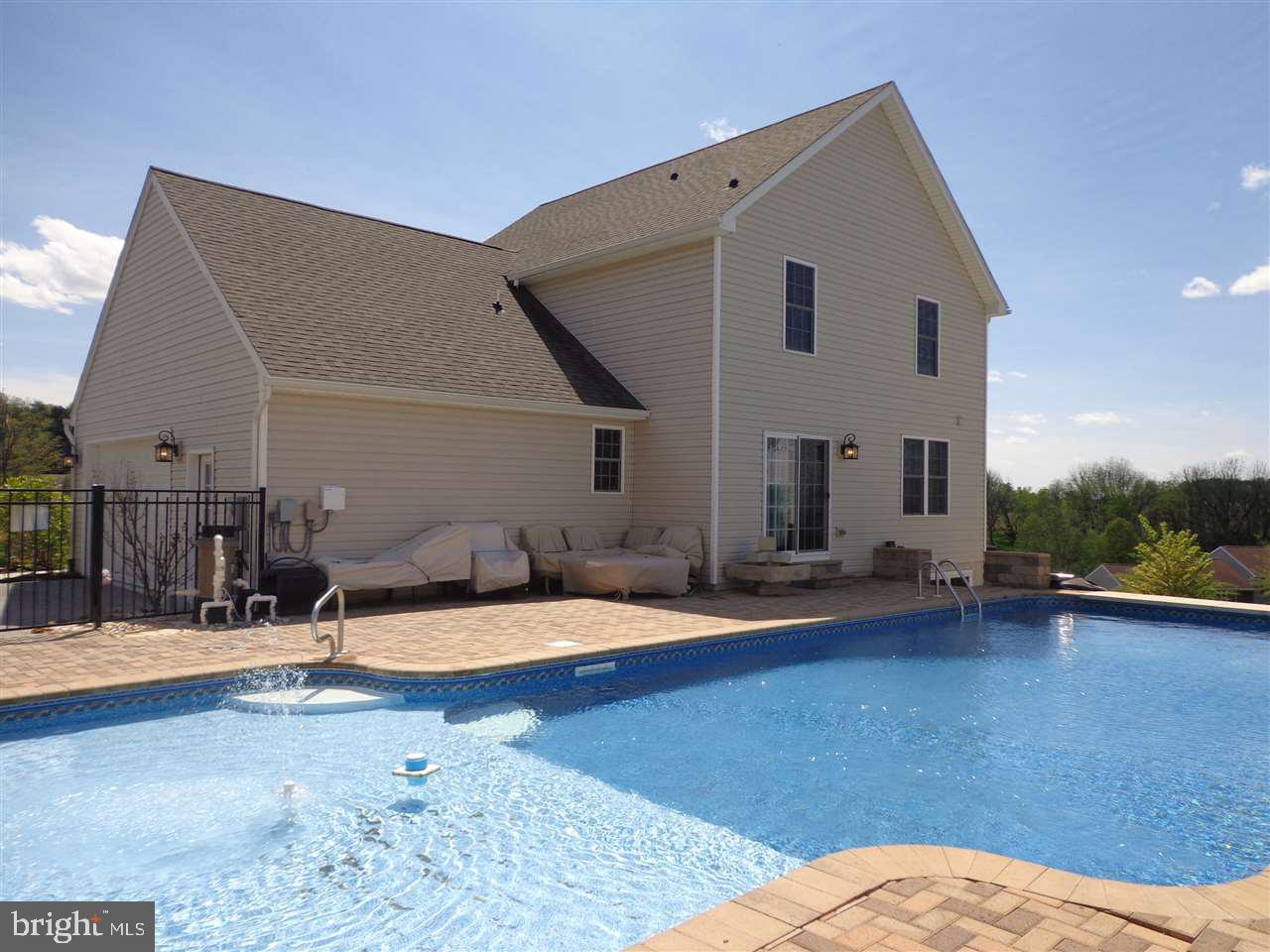 SOUTHERN HEIGHTS - Residential