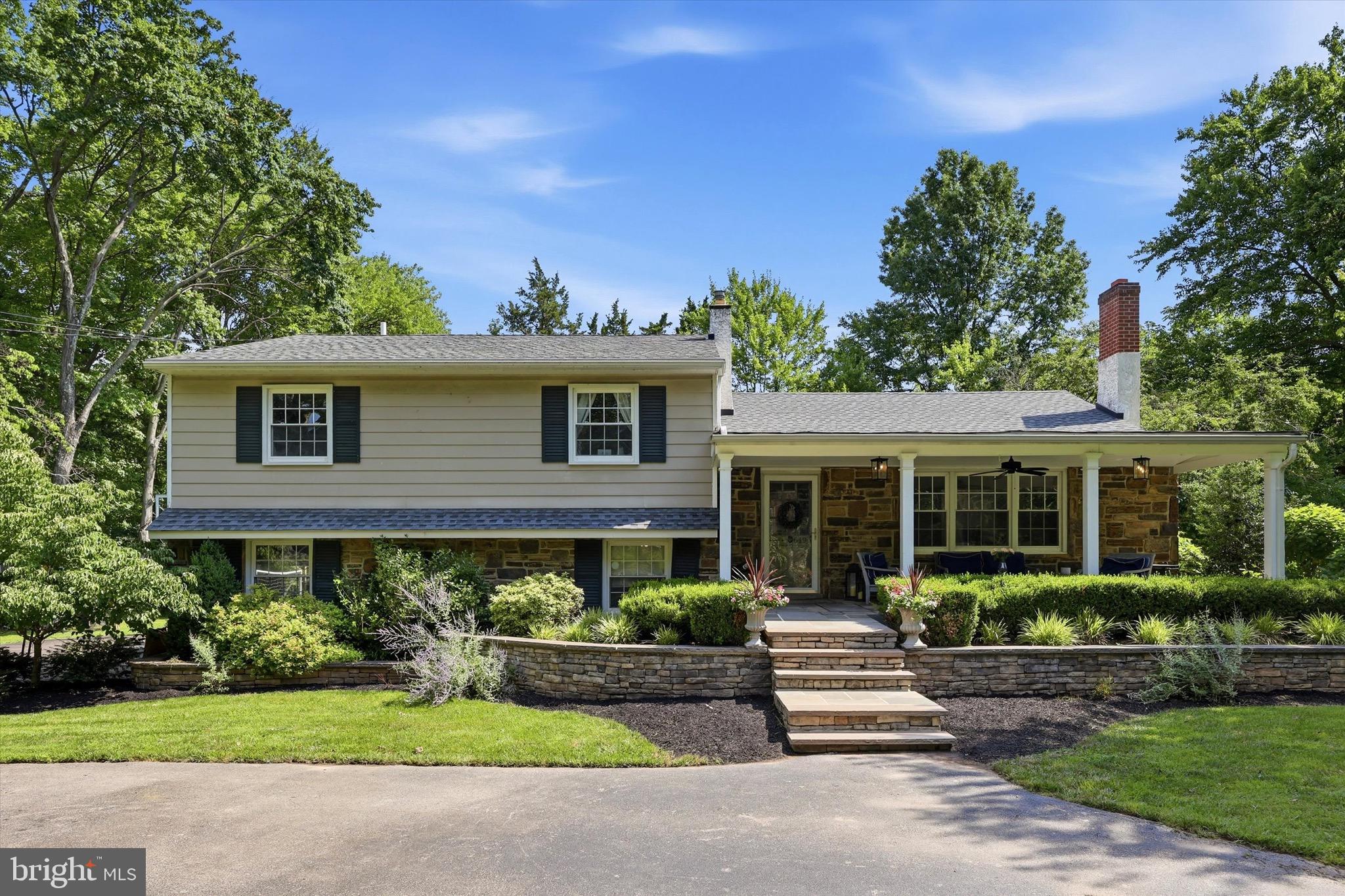 649 MIDWAY LANE