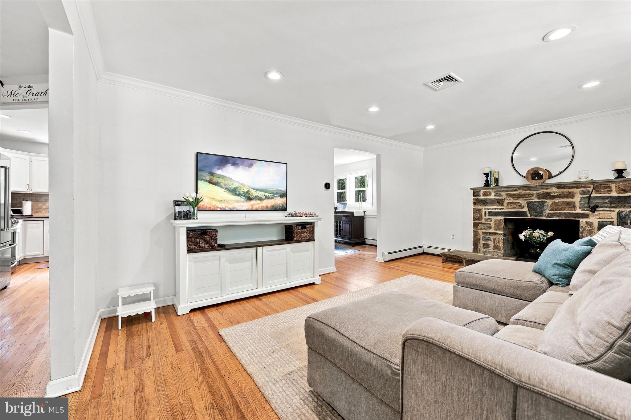 649 MIDWAY LANE