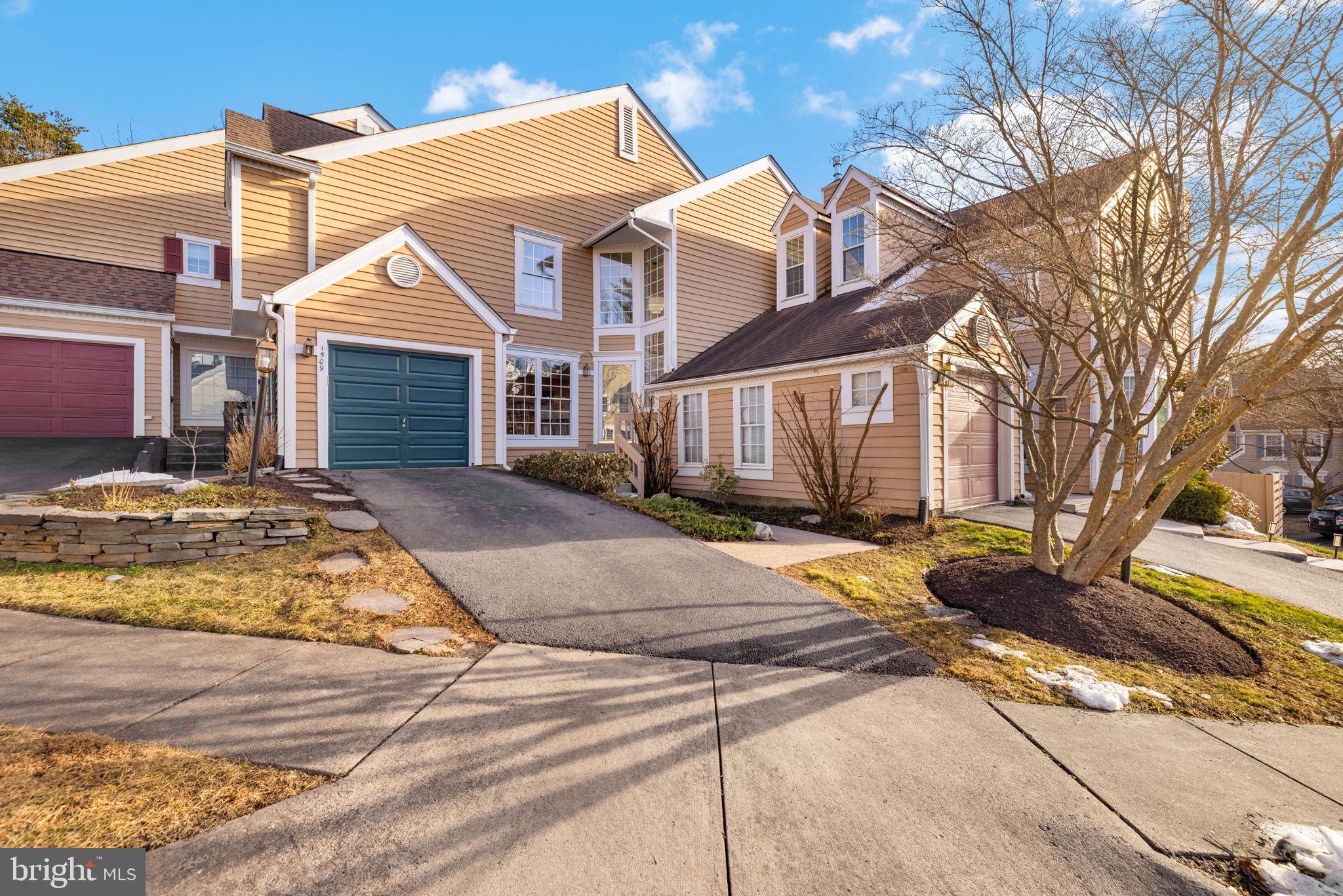 RESTON - Residential