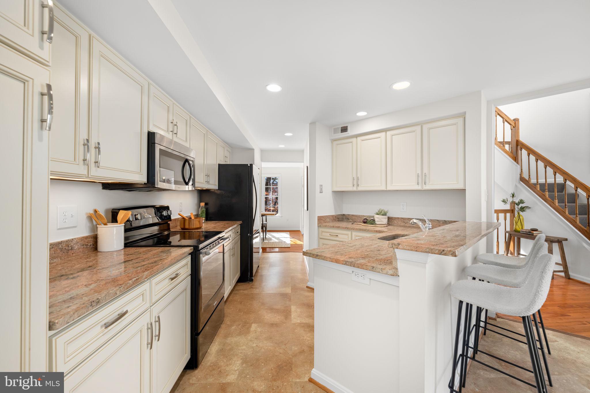 RESTON - Residential