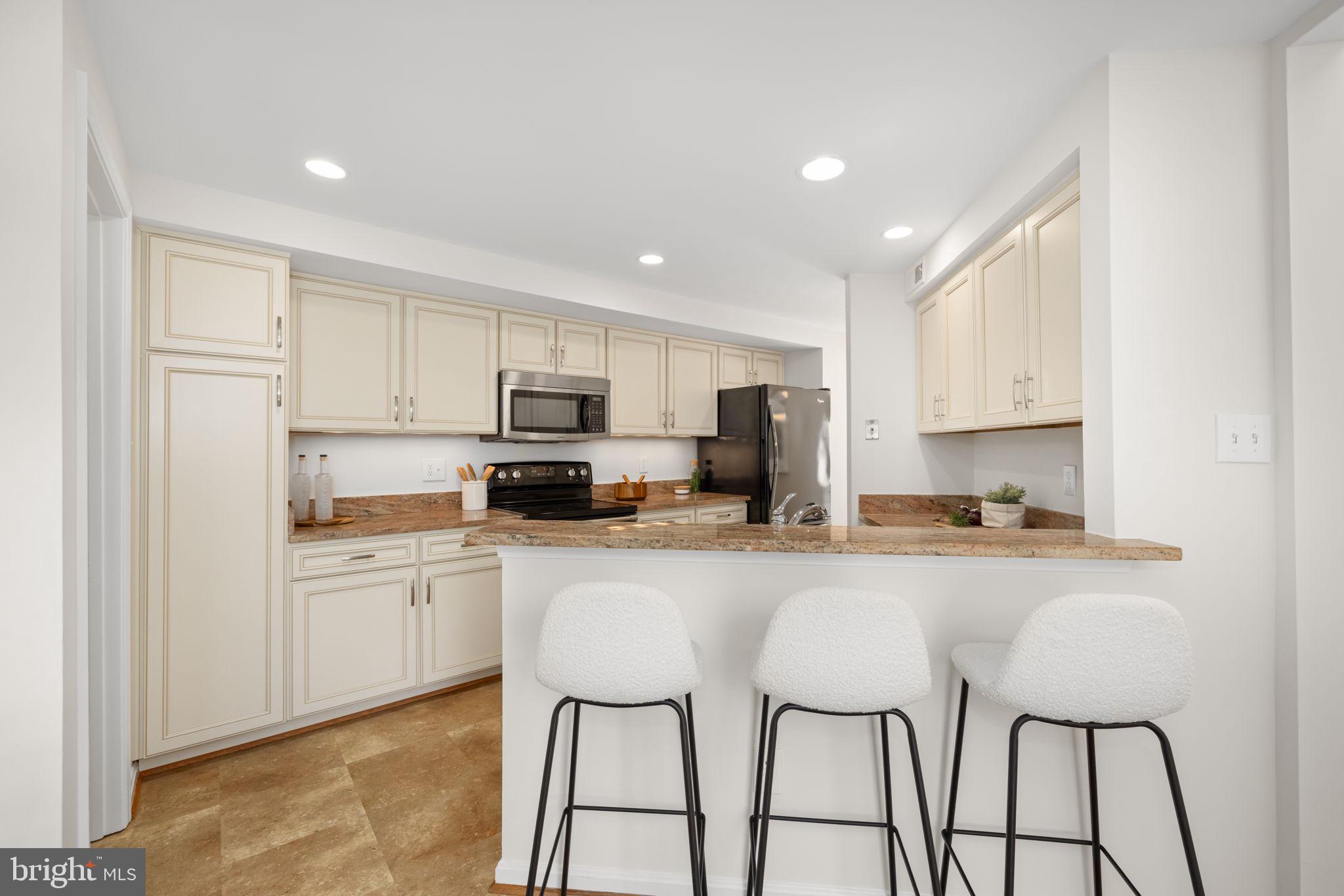 RESTON - Residential