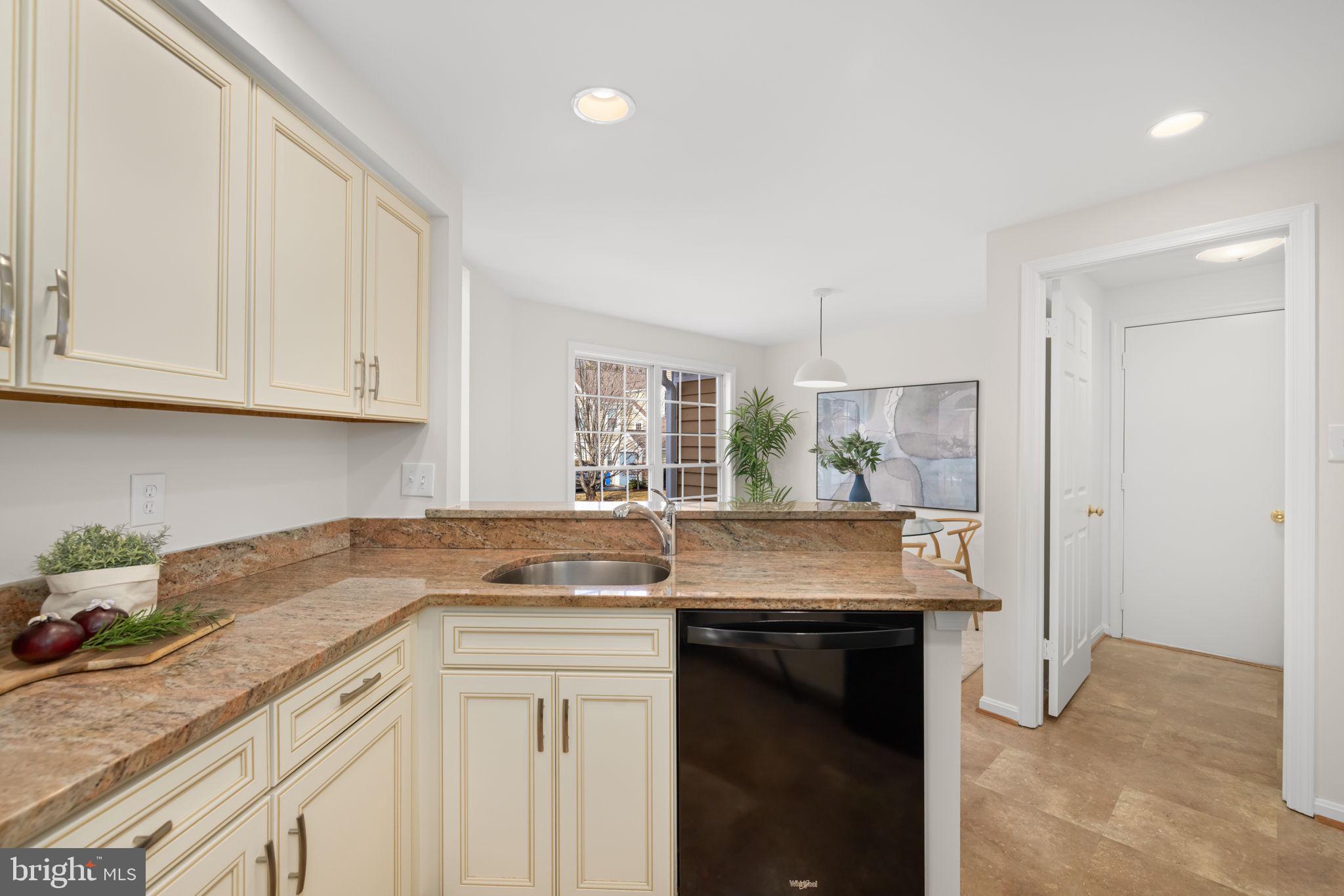 RESTON - Residential