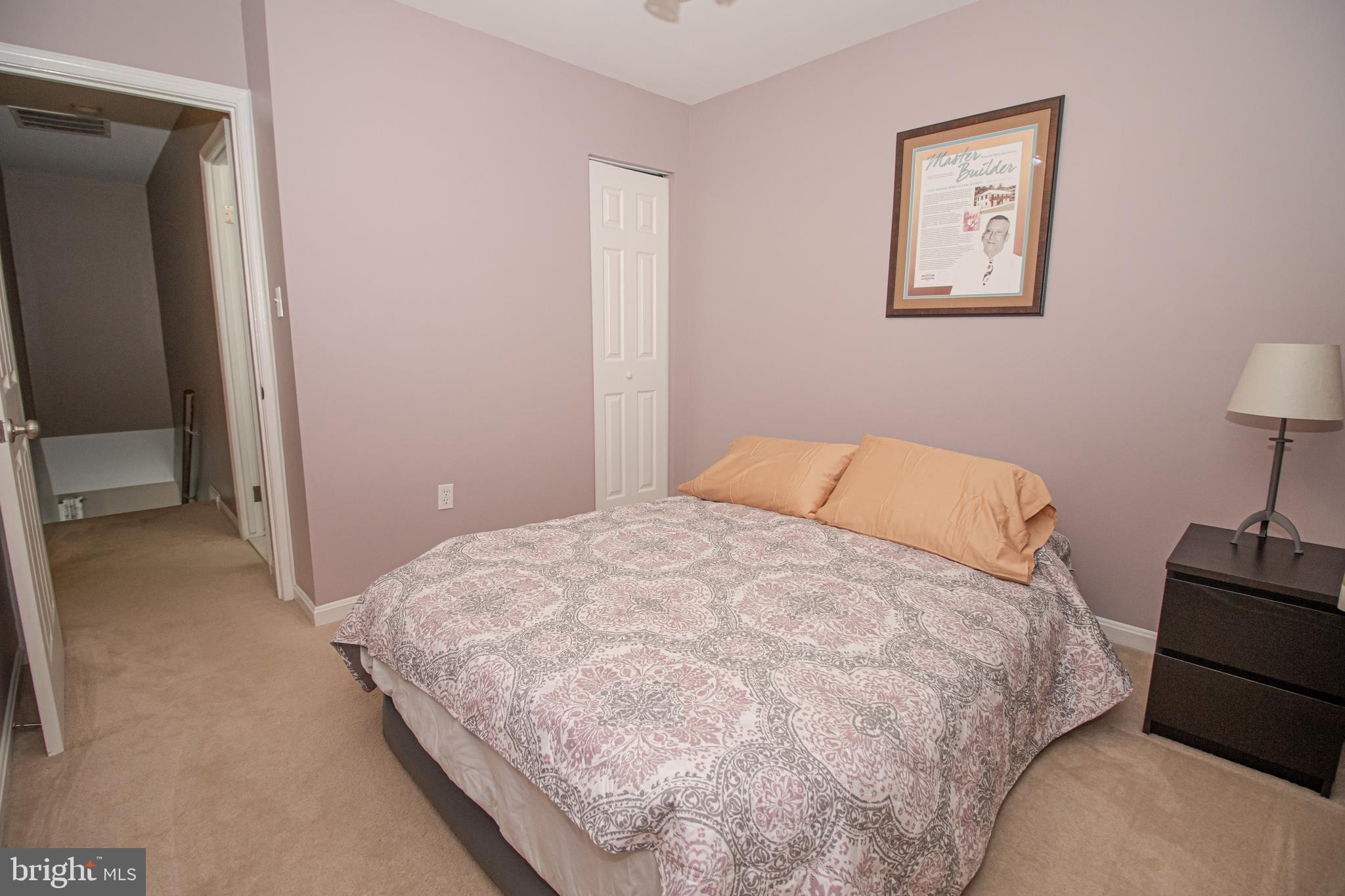 COUNTRY CREEK - Residential Lease