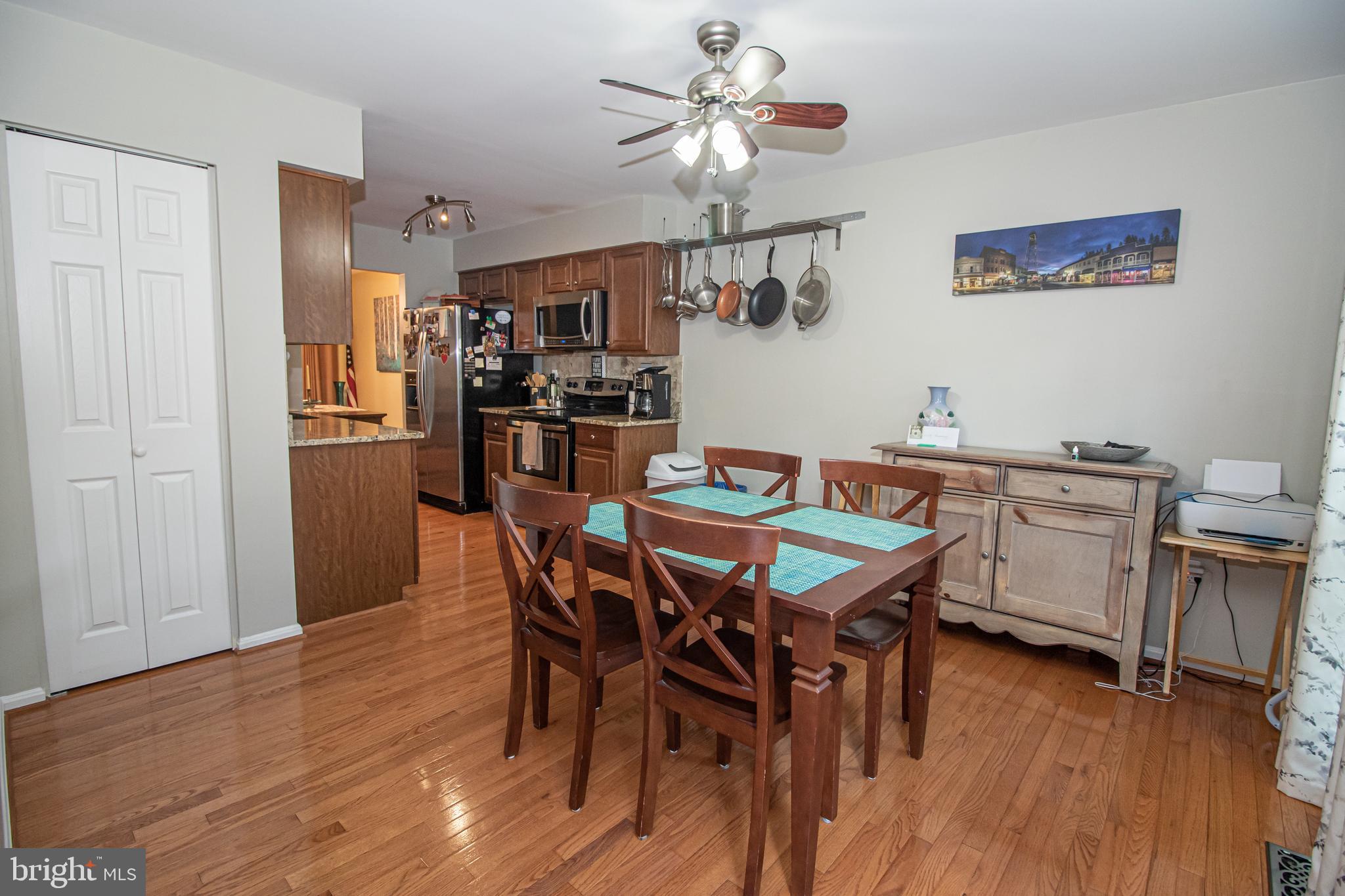 COUNTRY CREEK - Residential Lease