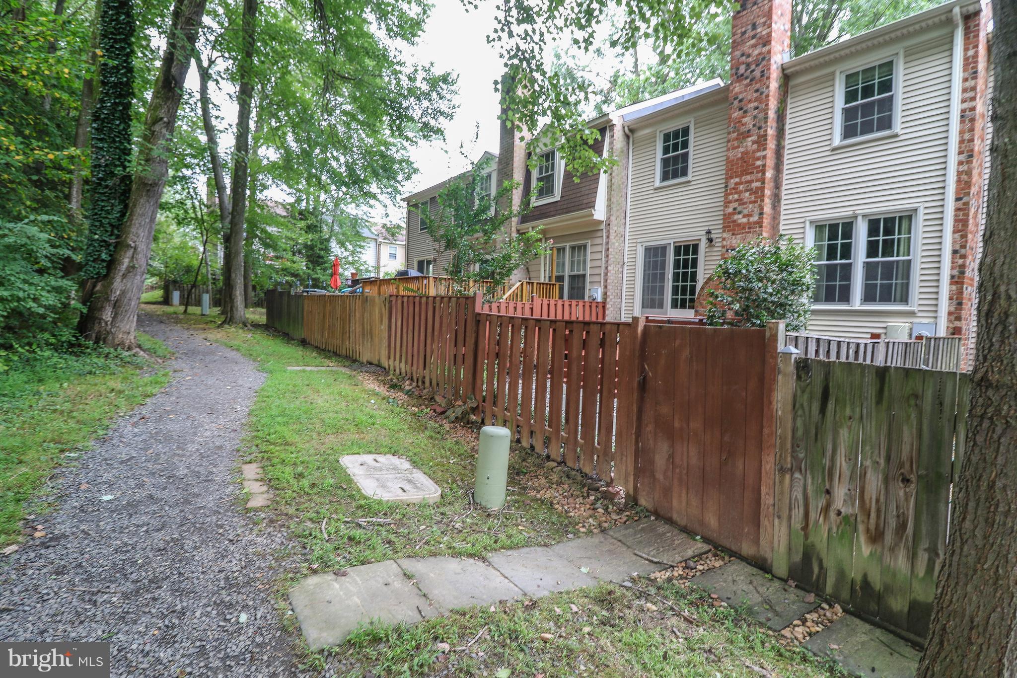 COUNTRY CREEK - Residential Lease