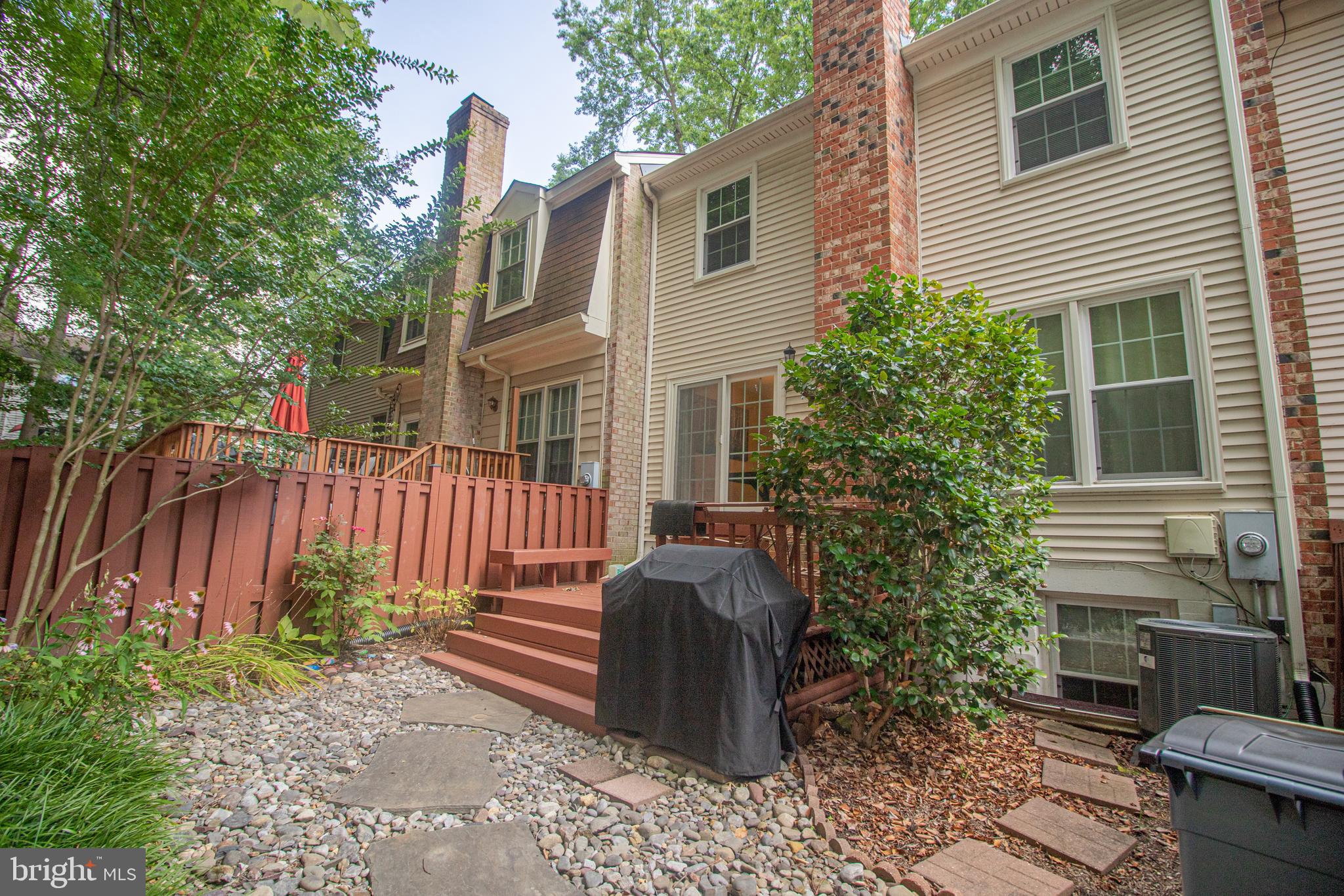 COUNTRY CREEK - Residential Lease