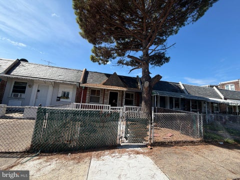 Townhouse For Sale - 2116 E Cheltenham Avenue<br/> PHILADELPHIA, PA 19124