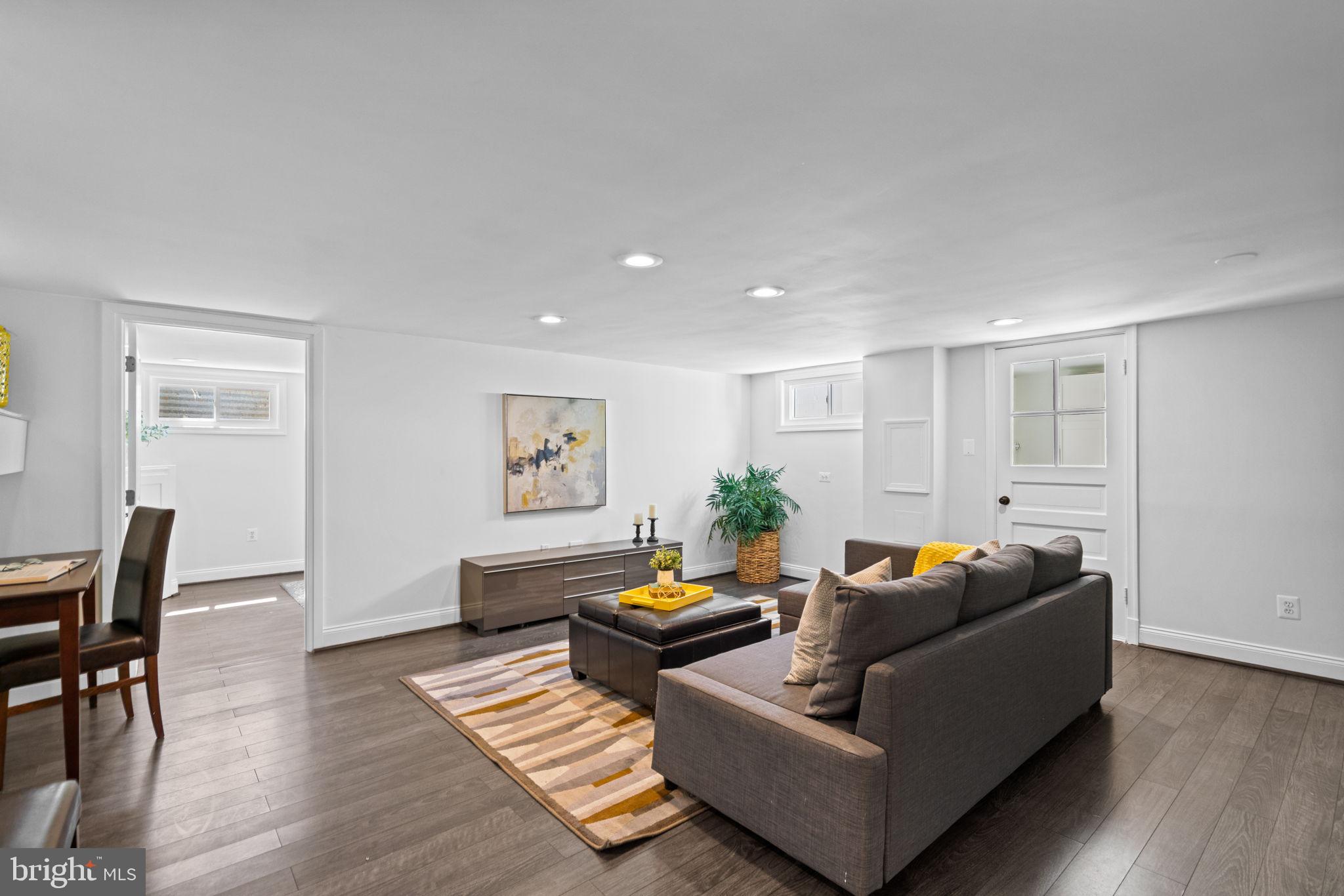 GLEN COVE - Residential