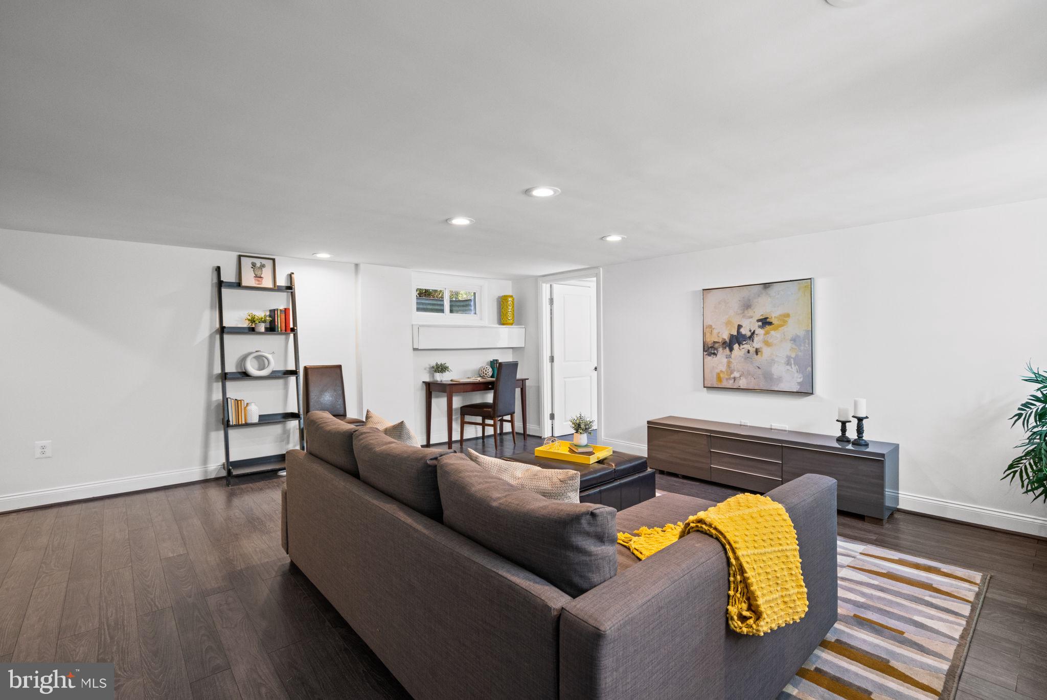 GLEN COVE - Residential