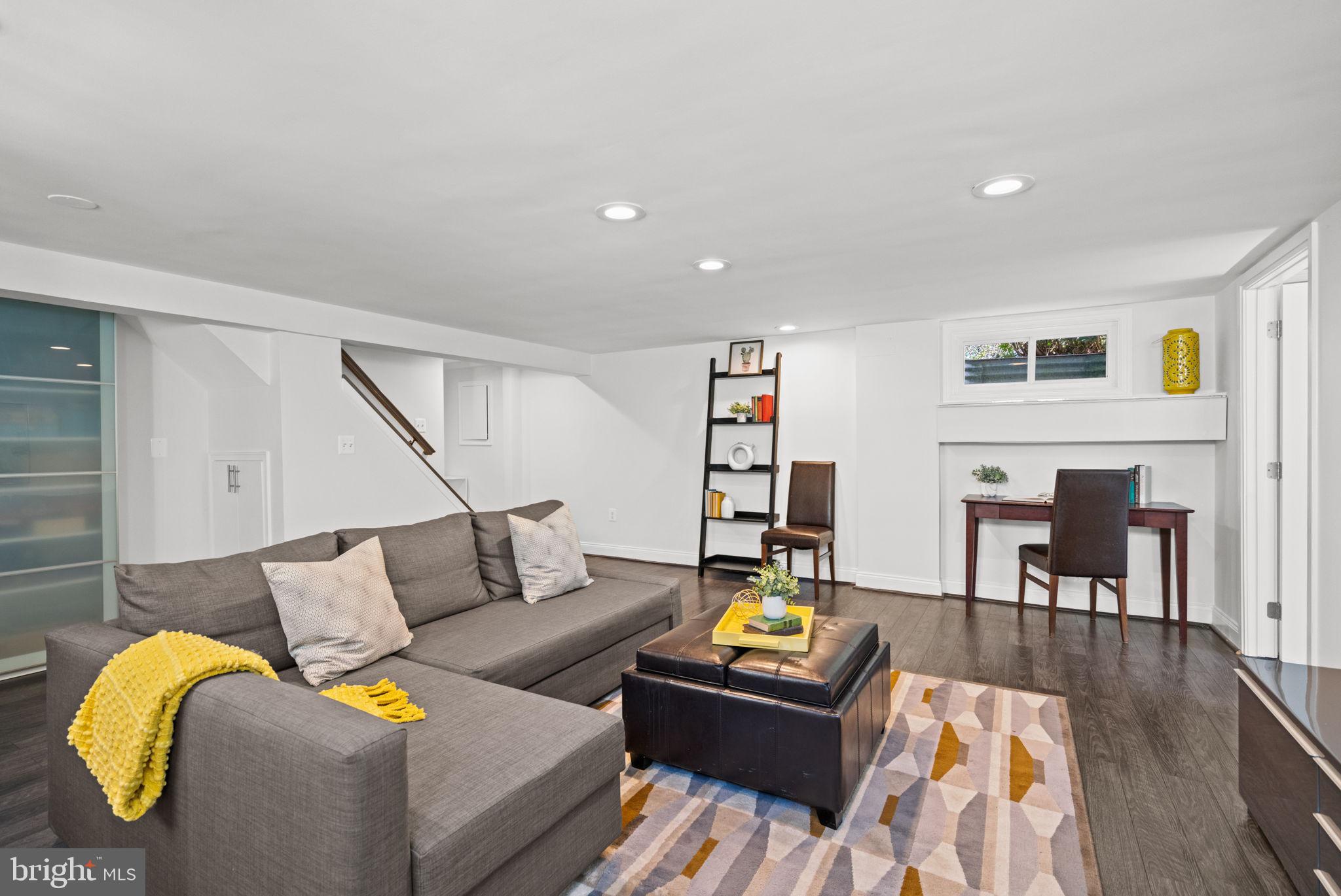 GLEN COVE - Residential