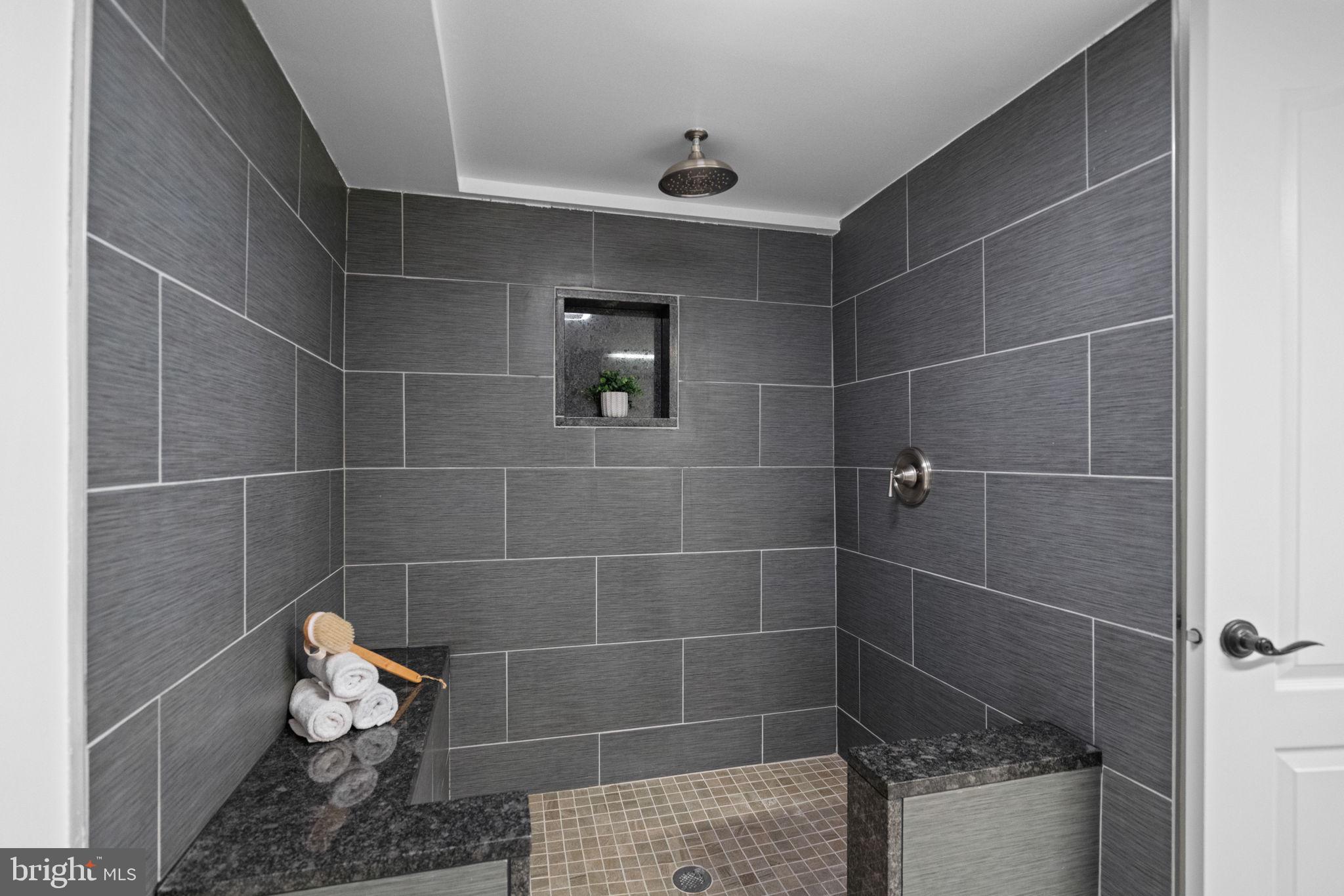 GLEN COVE - Residential