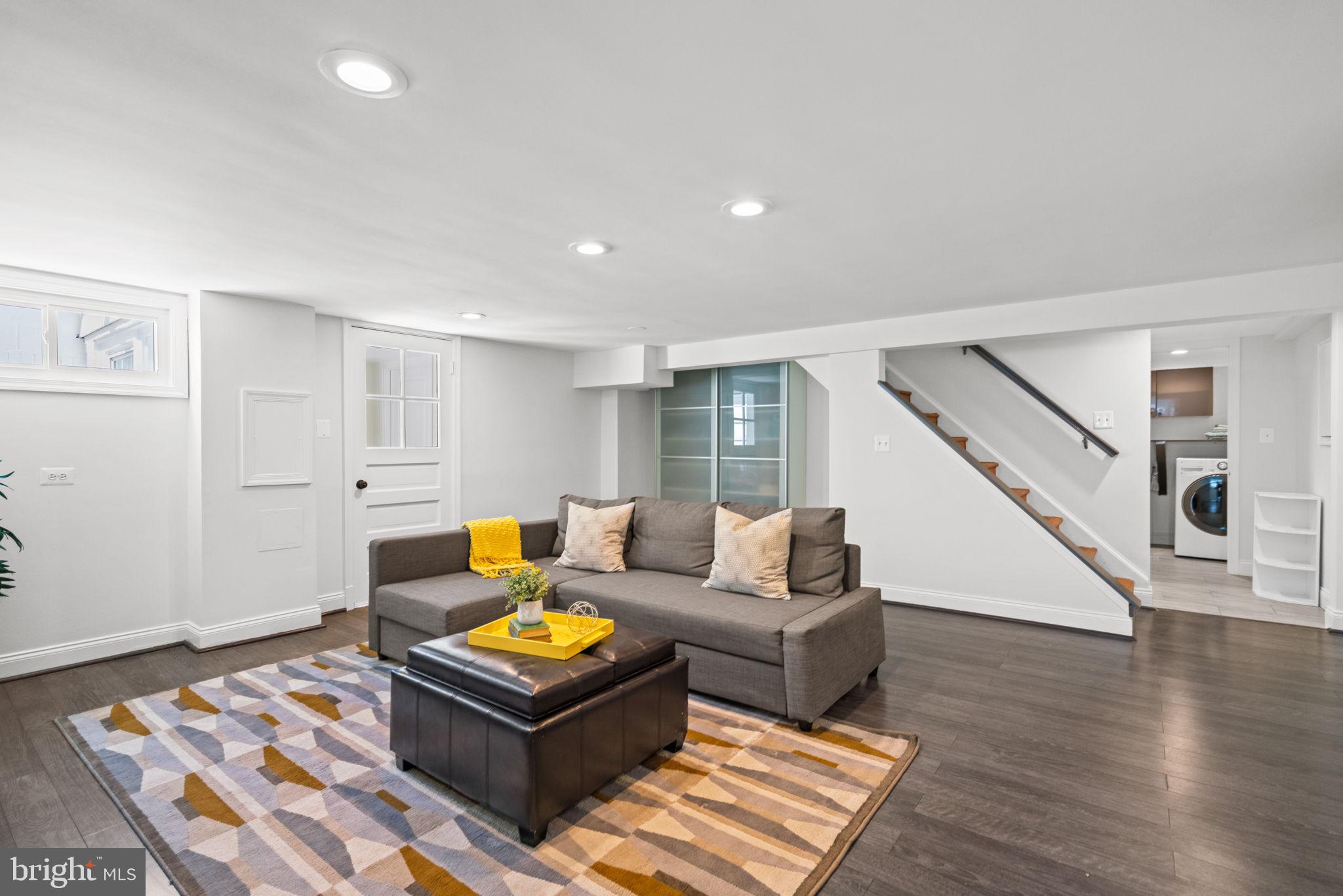 GLEN COVE - Residential