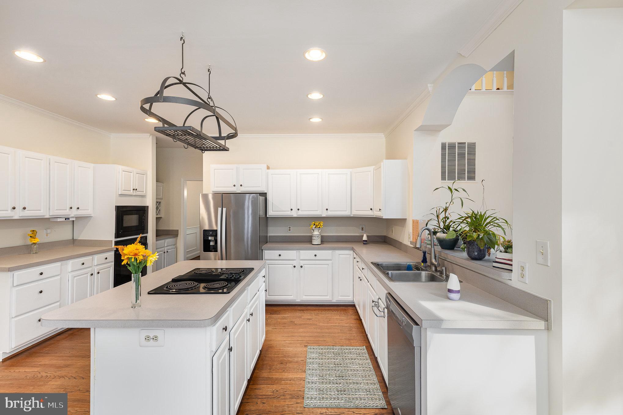 5811 WINDSOR RETREAT