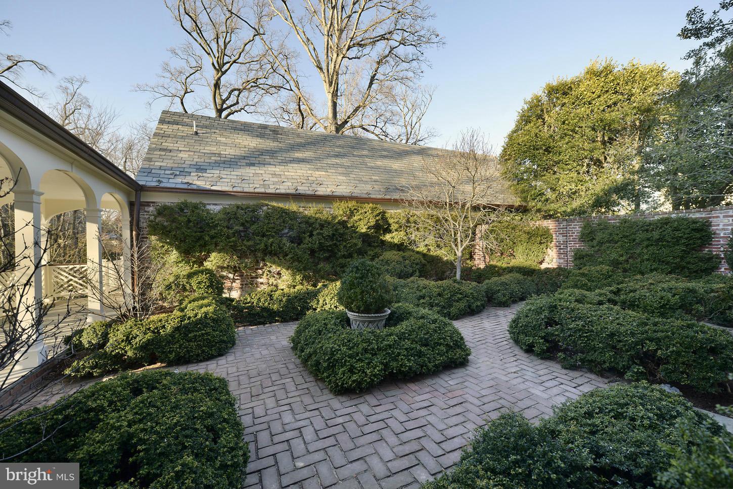 WESLEY HEIGHTS - Residential
