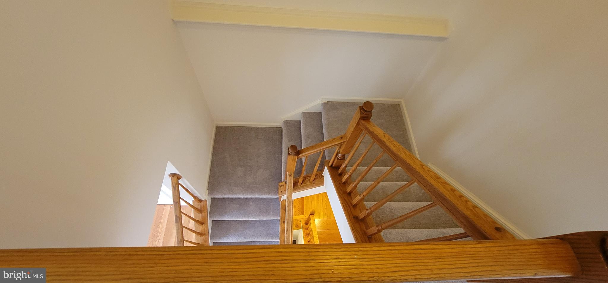 VILLAGE TOWNS - Residential Lease