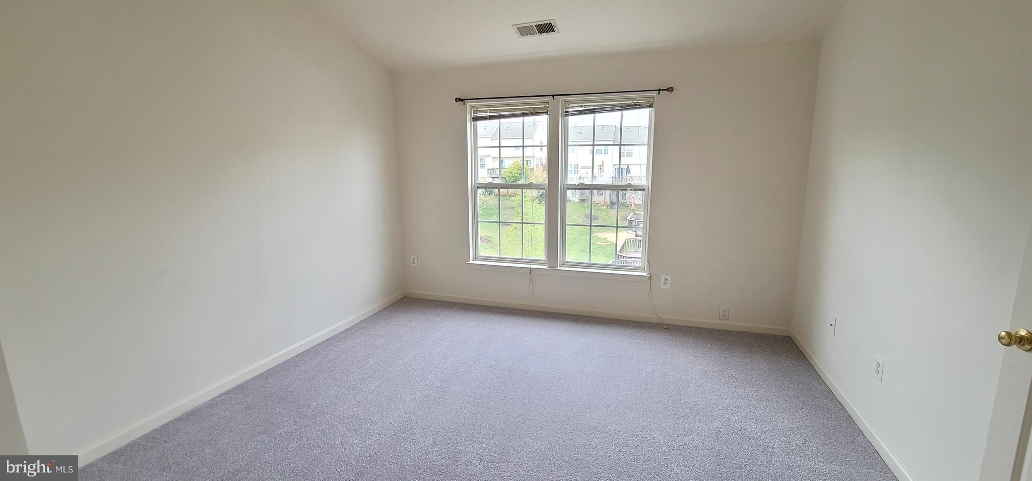 VILLAGE TOWNS - Residential Lease