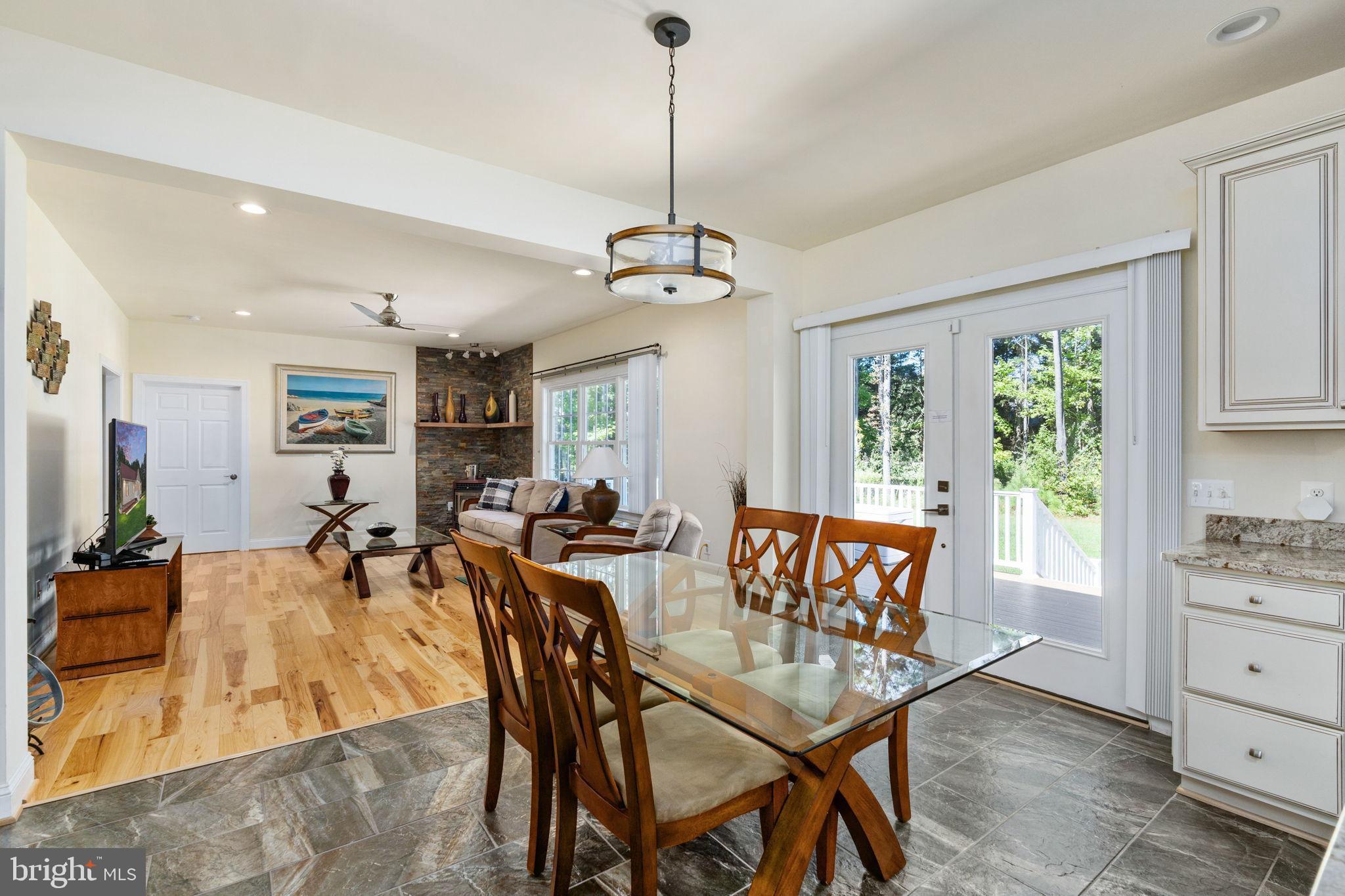 TWIN HARBORS - Residential