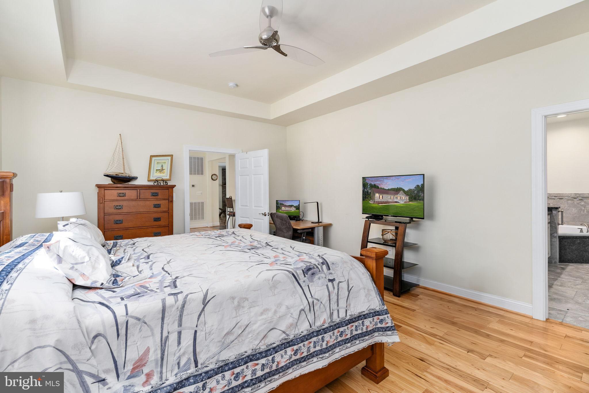 TWIN HARBORS - Residential