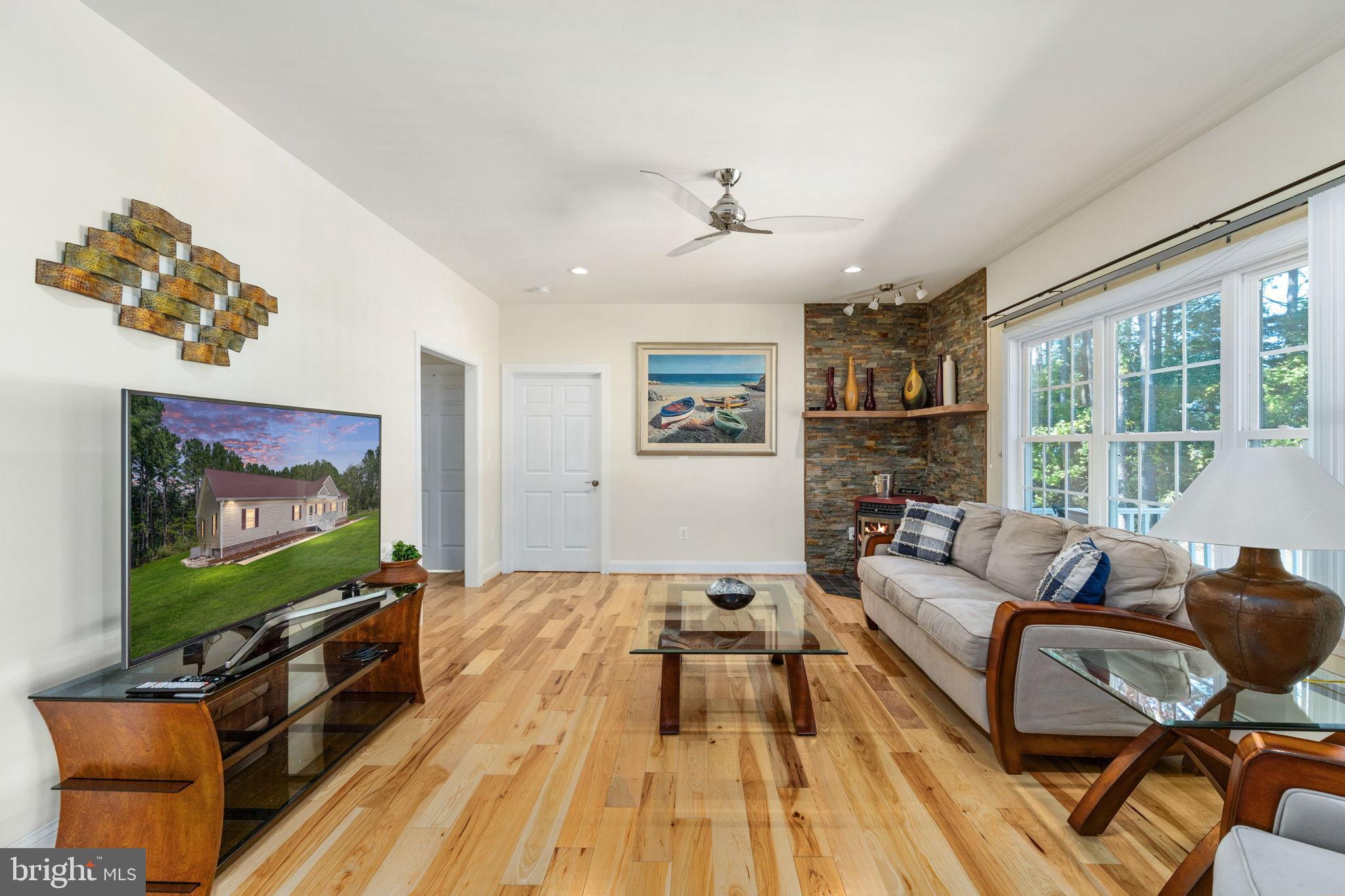 TWIN HARBORS - Residential