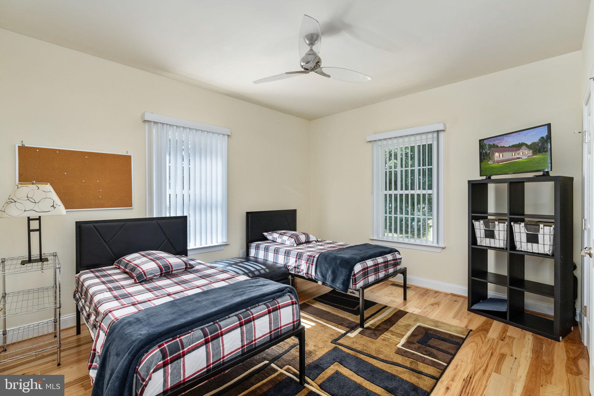 TWIN HARBORS - Residential