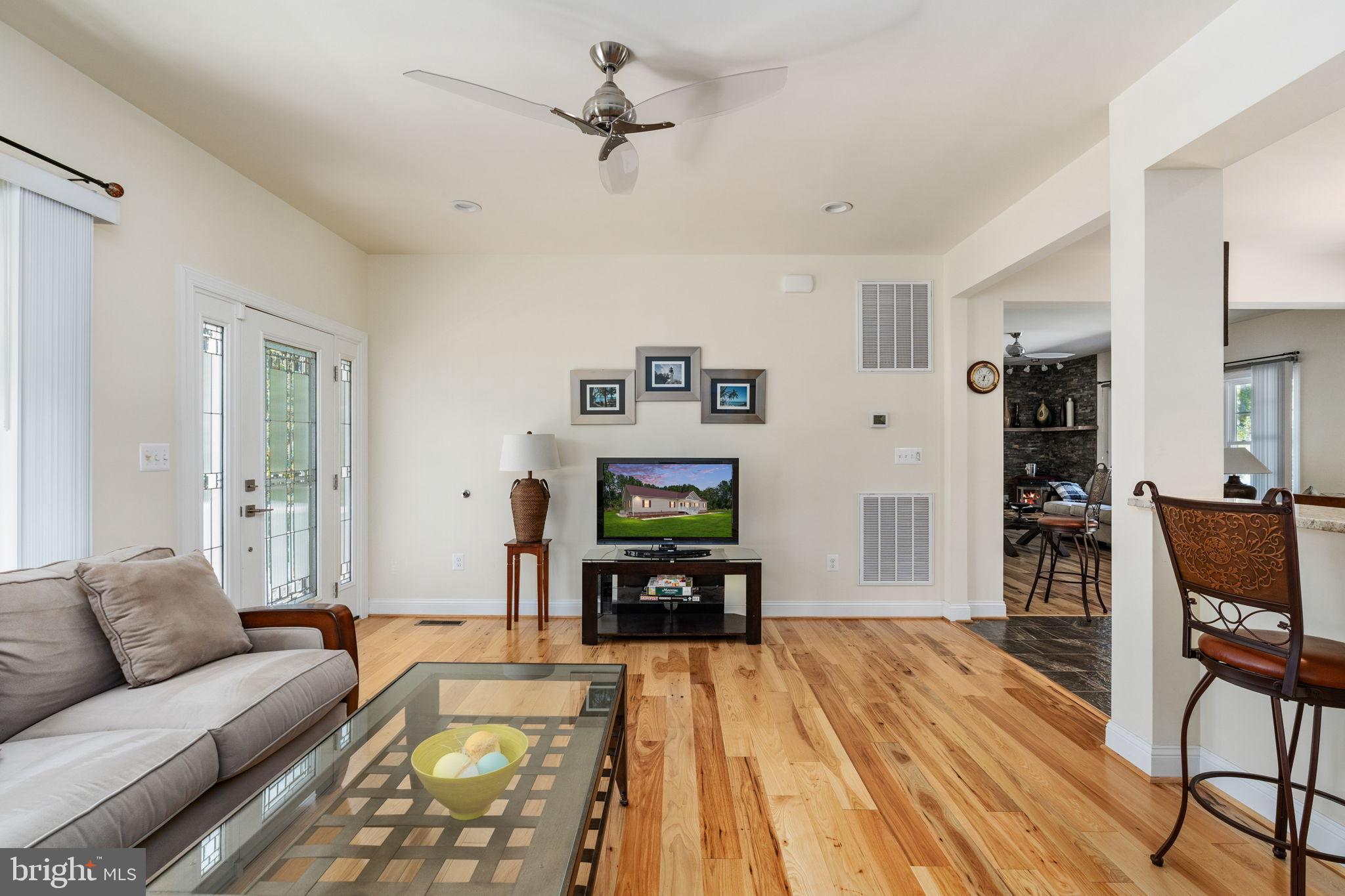 TWIN HARBORS - Residential