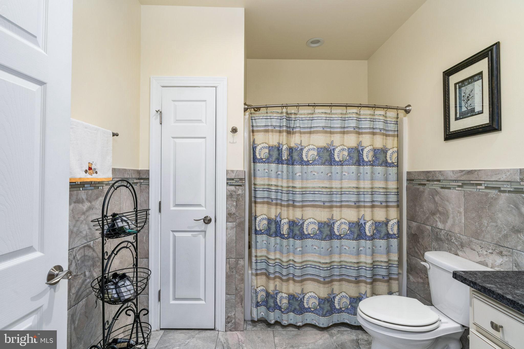 TWIN HARBORS - Residential