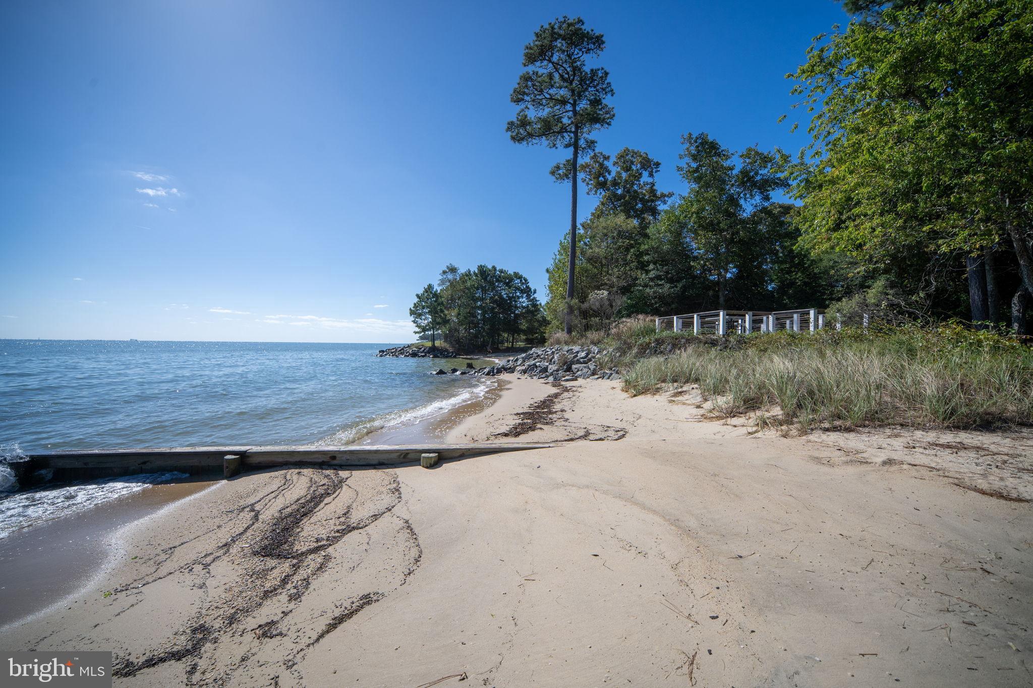 TWIN HARBORS - Residential